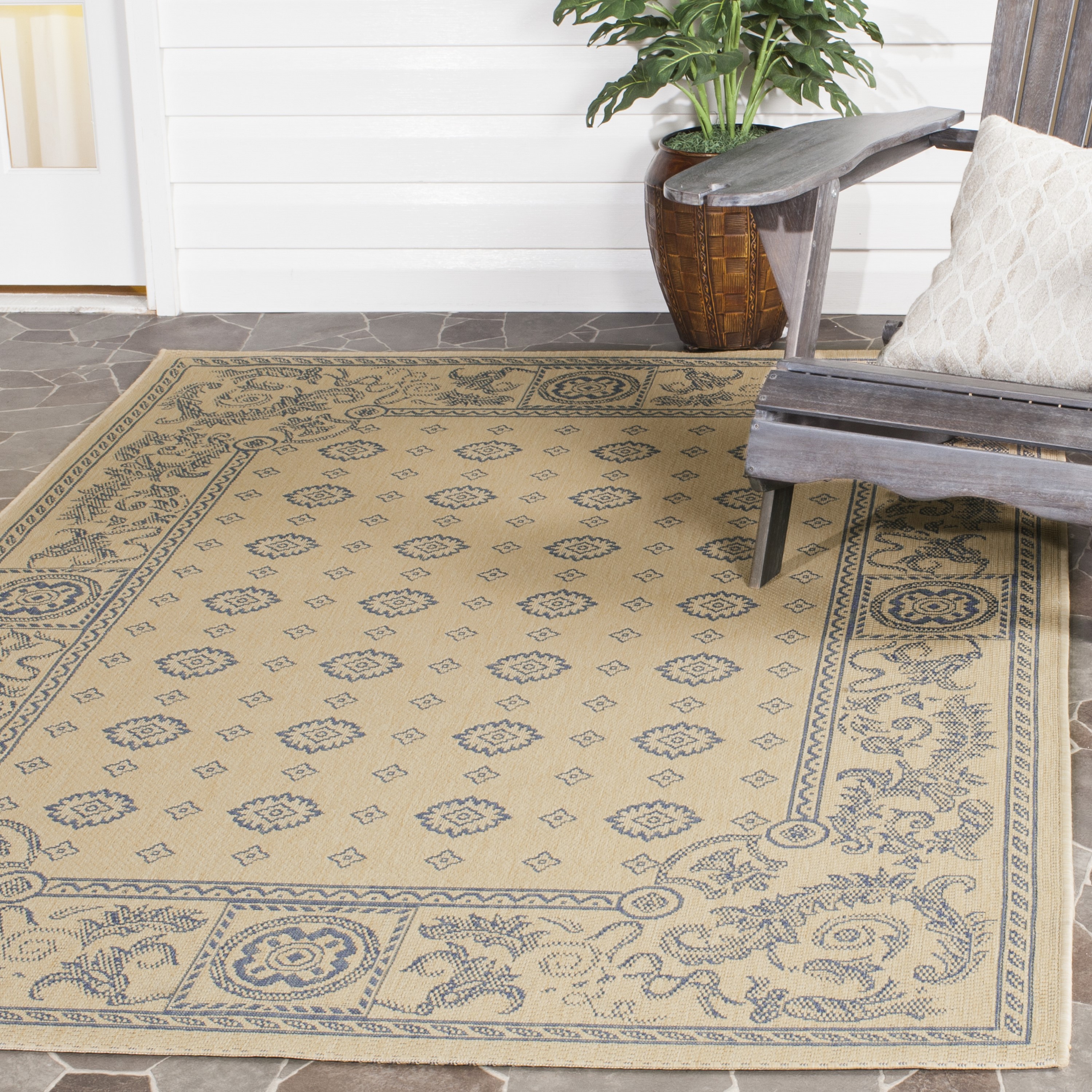 Safavieh CY1356-3101-4 Courtyard Essex 4 x 6 (ft) Loomed Polypropylene Natural/Blue Rectangular Indoor/Outdoor Floral/Botanical Coastal Area rug
