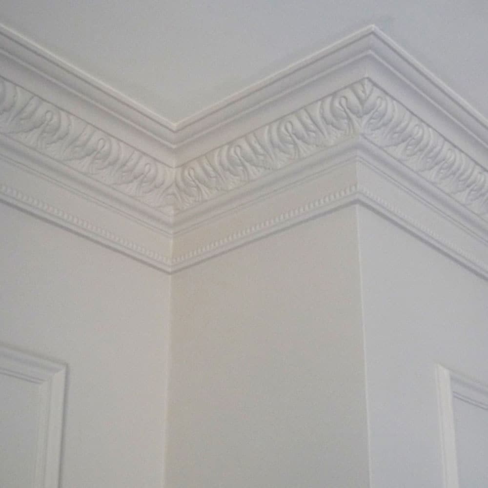 Primed White Polyurethane Crown Moulding with Acanthus Leaves