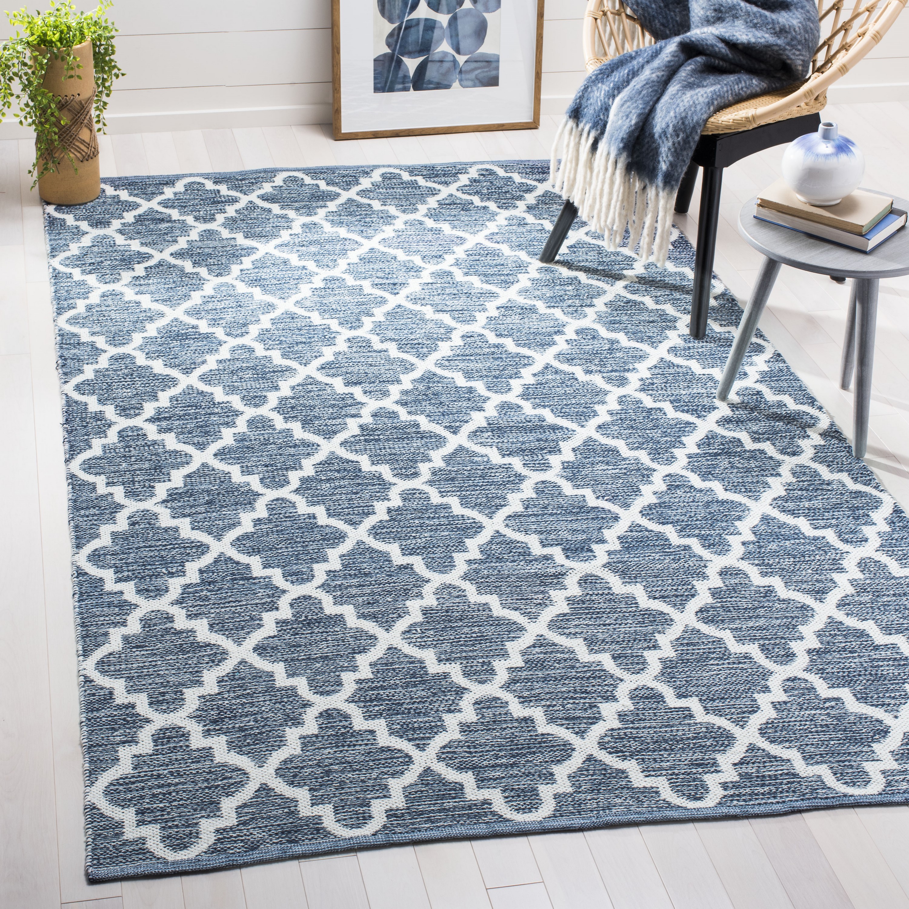 Safavieh MTK611C-3 Montauk Buckroe 3 x 5 (ft) Cotton Navy/Ivory Rectangular Indoor Trellis Coastal Throw rug