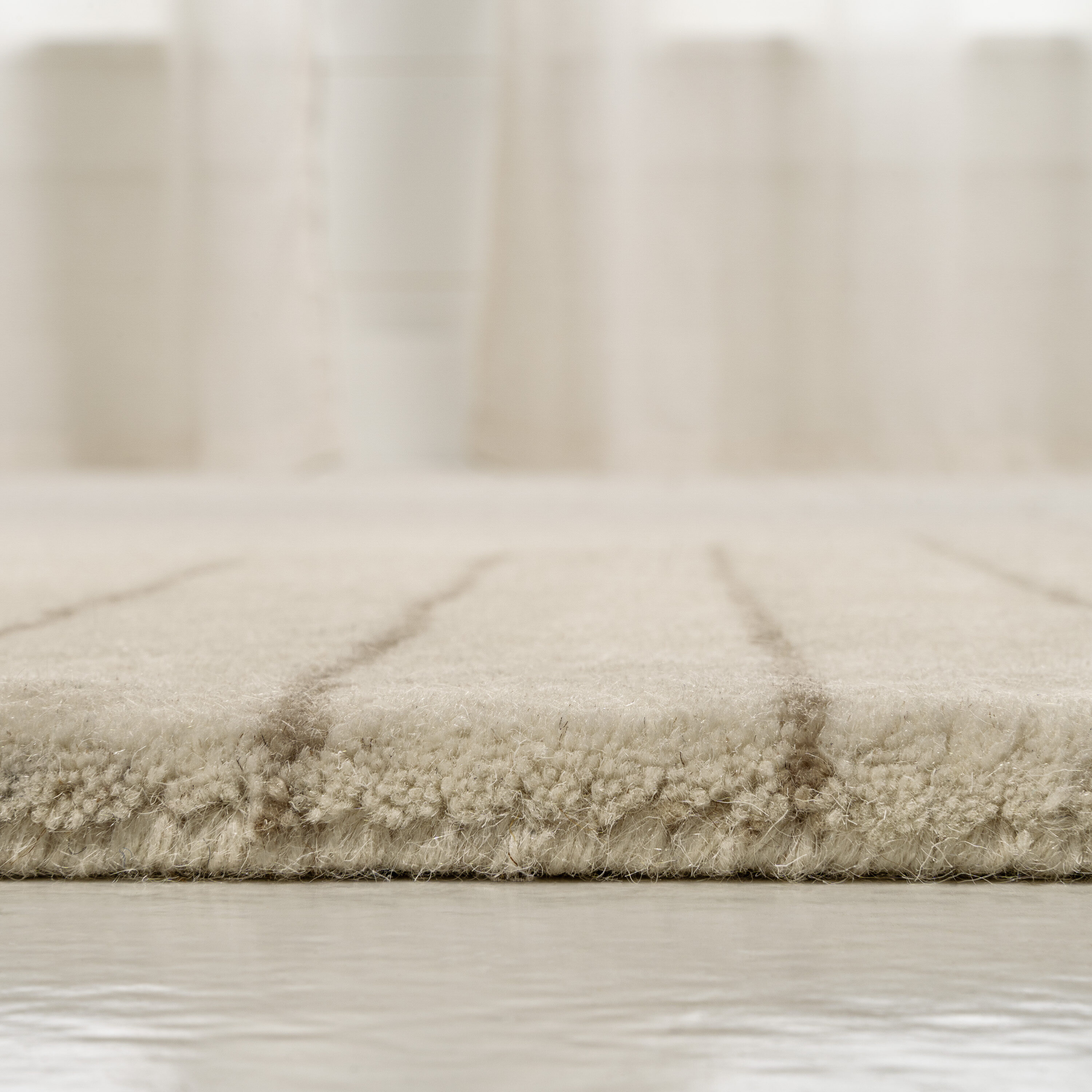Ivory and Beige Abstract Handwoven Wool Area Rug, 5 ft. x 8 ft.