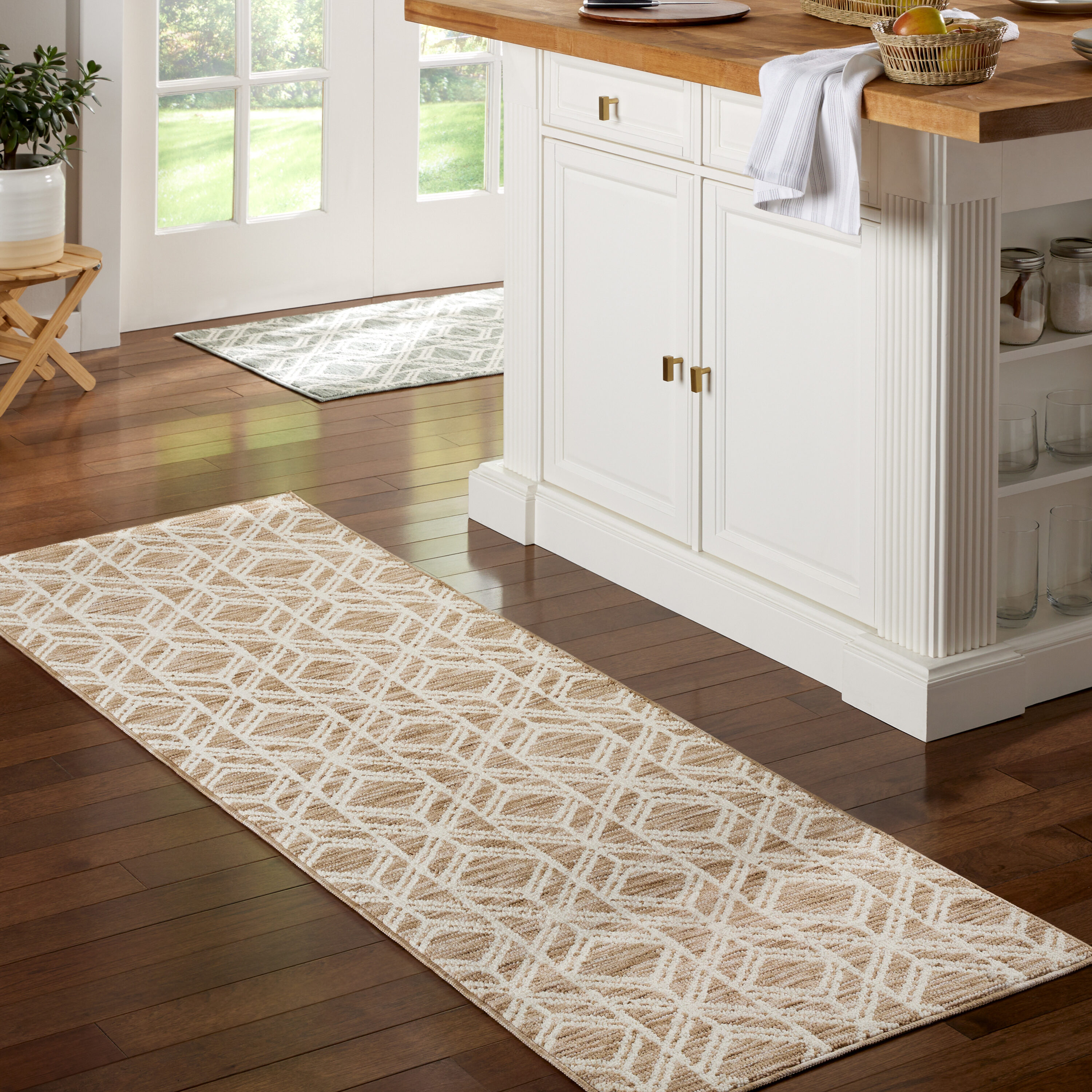 Town & Country Living 3A-E002-150 2-ft x 6-ft Beige Polyester Rectangular Indoor Decorative Door mat