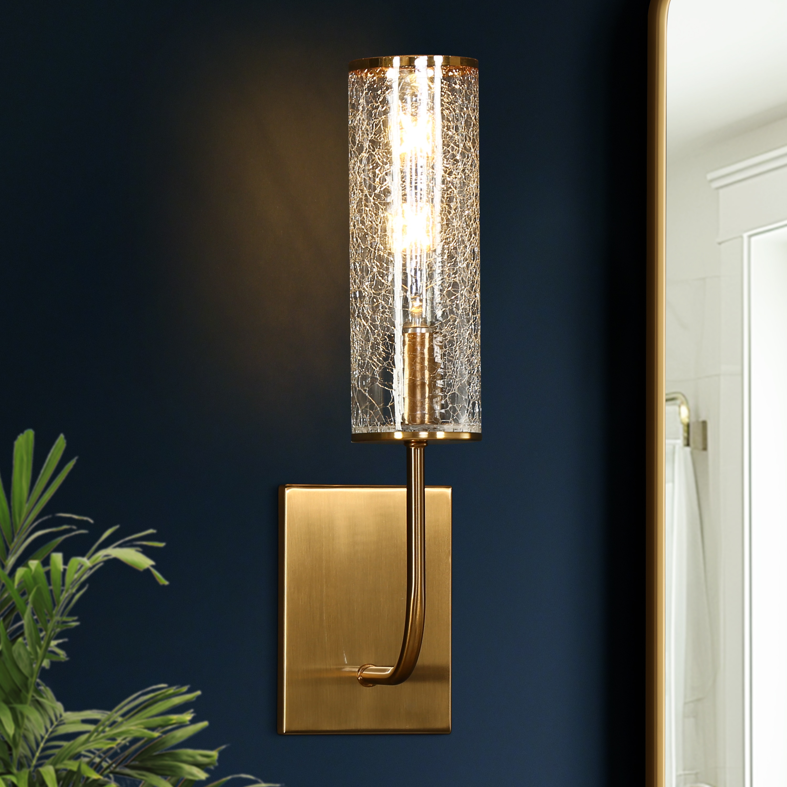 LNC LUJ2AEA6401O9C Fiorekaury 4.3-in W 1 -Light Polished Gold Wall Sconce