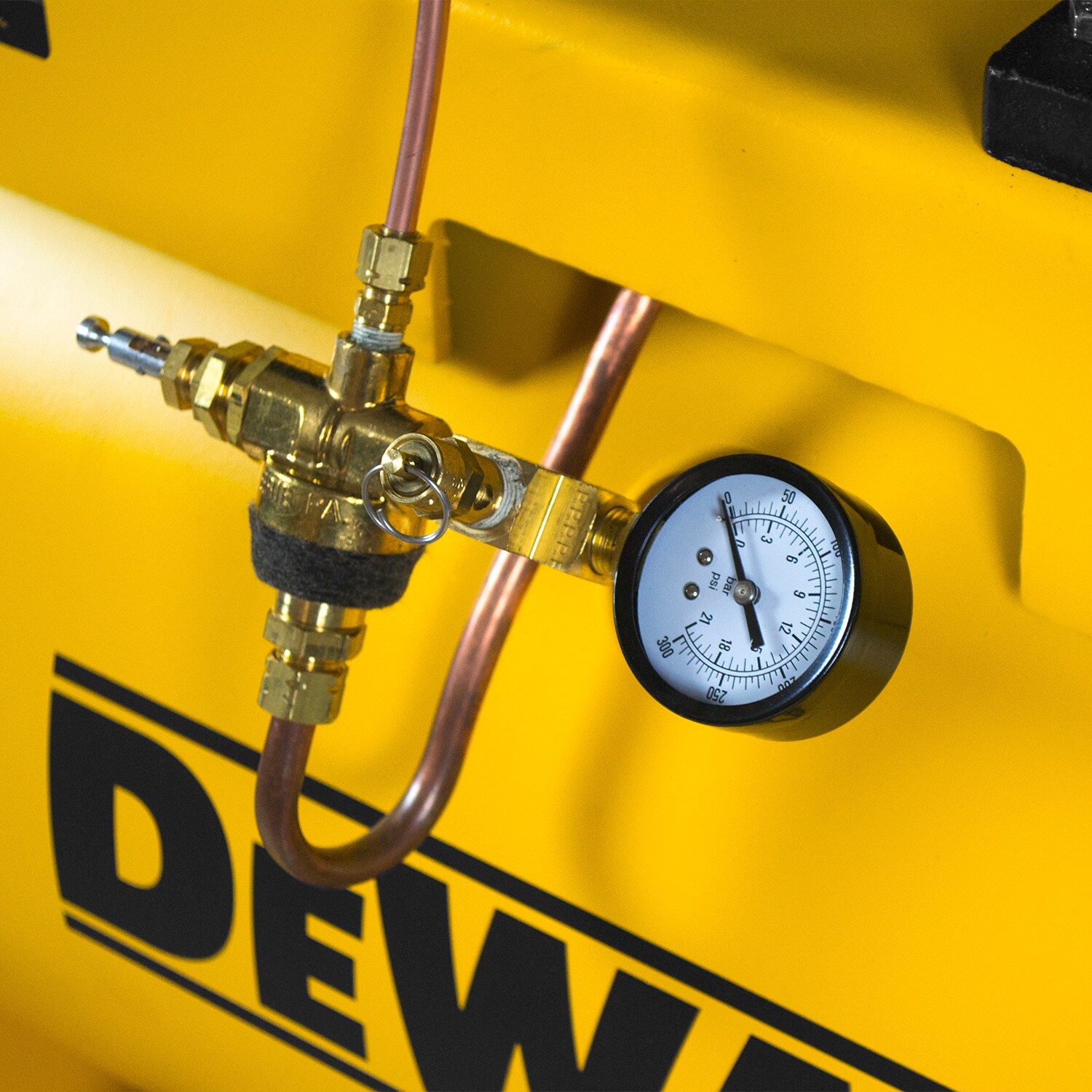 DEWALT 30Gallon Stationary Gas 175 PSI Horizontal Air Compressor in