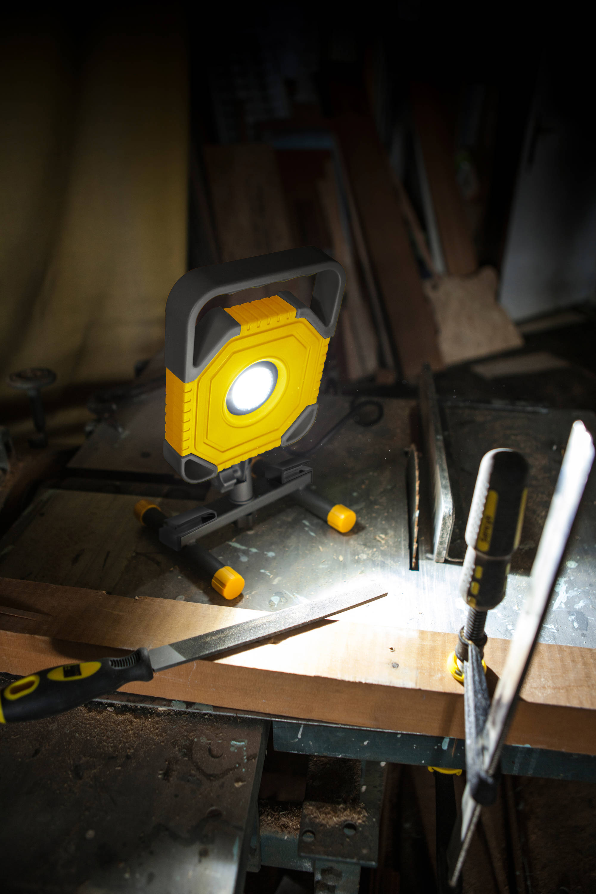 LUTEC 1500-Lumen LED Yellow Plug-in Portable Work Light in the Work Lights  department at