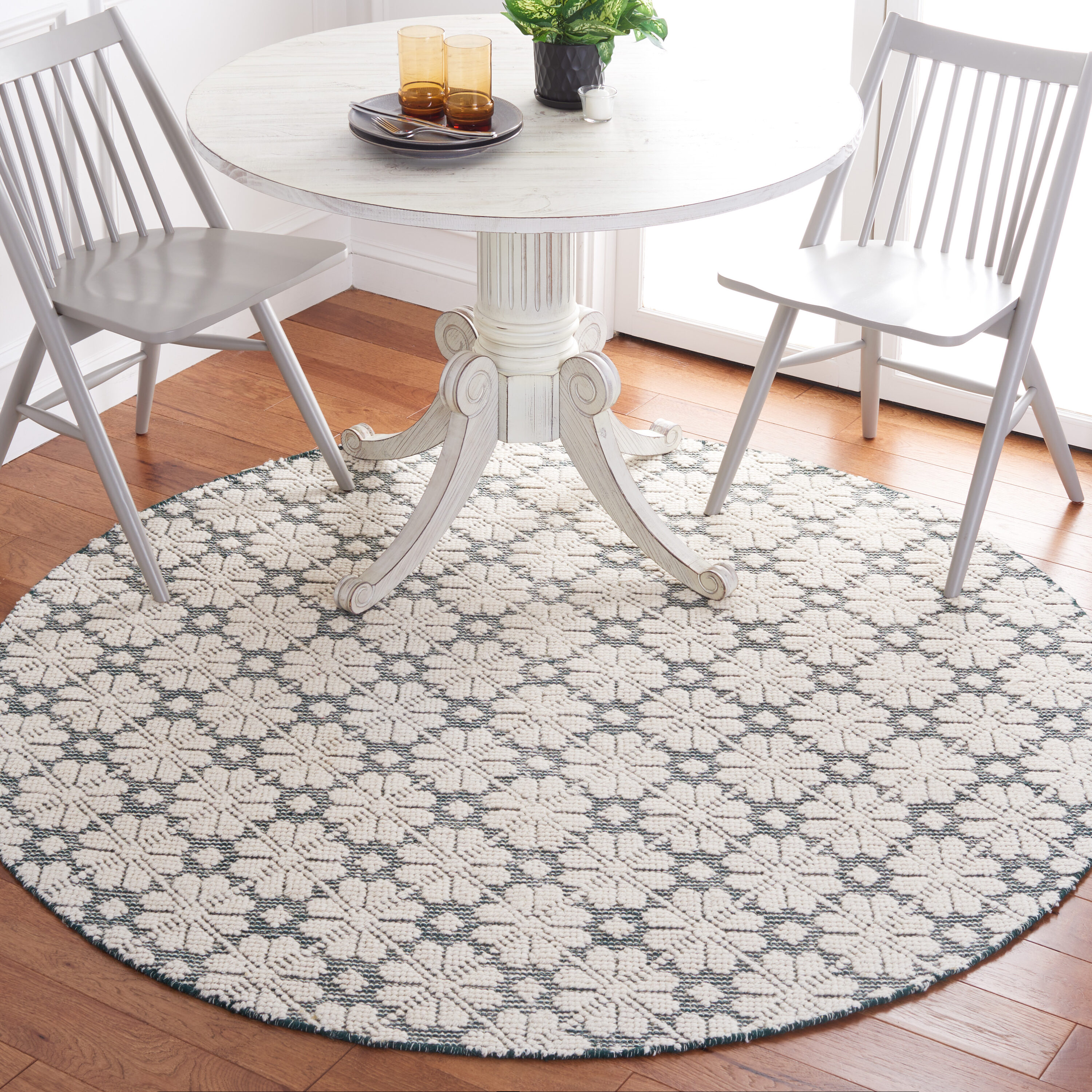  Vermont 303 Ivory/Green Traditional 6ft x 6ft Round Rug