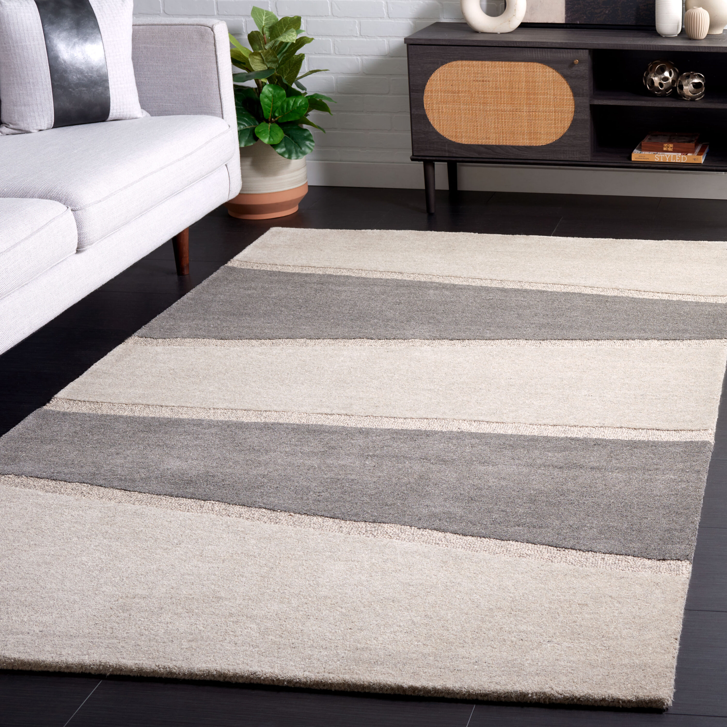  Fifth Avenue 704 Gray/Charcoal Contemporary 4ft x 6ft Small Rectangle Rug