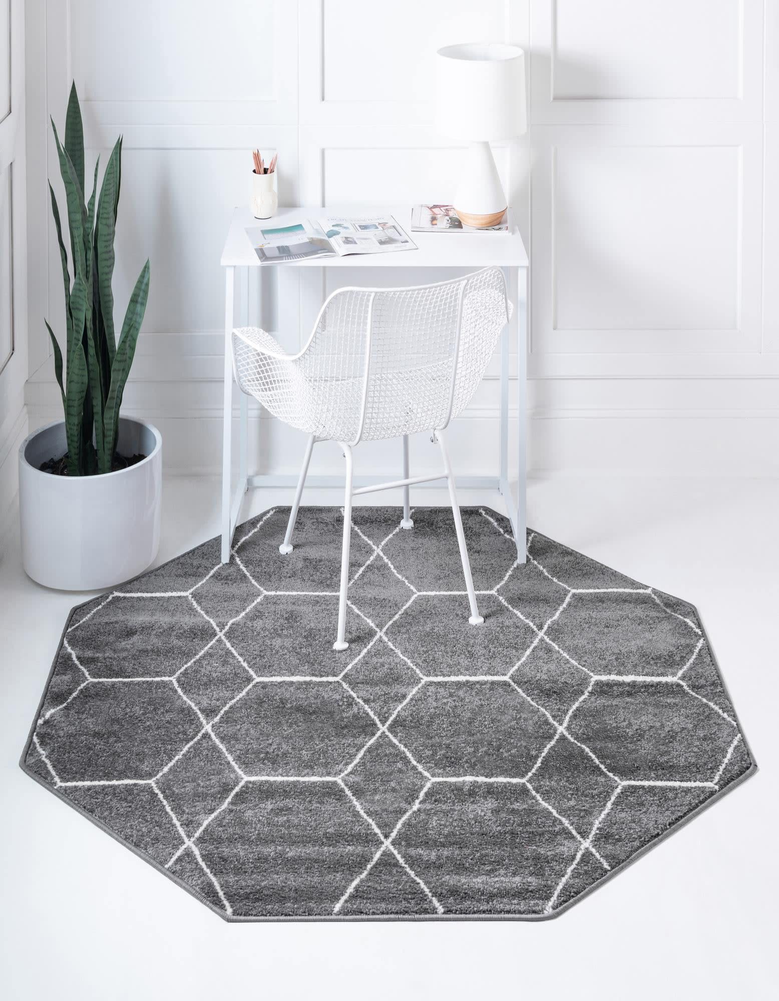 Unique Loom 3151490 Trellis Frieze 8 x 8 (ft) Loomed Polypropylene Dark Gray Octagonal Indoor Trellis Area rug