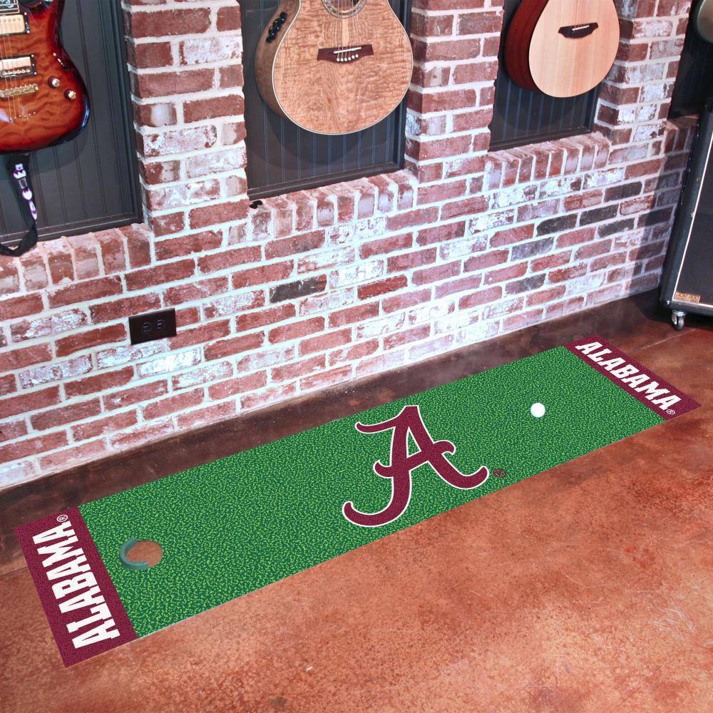 FANMATS 23065 1.5-ft x 6-ft NCAA Putting Green Mat Putting Green