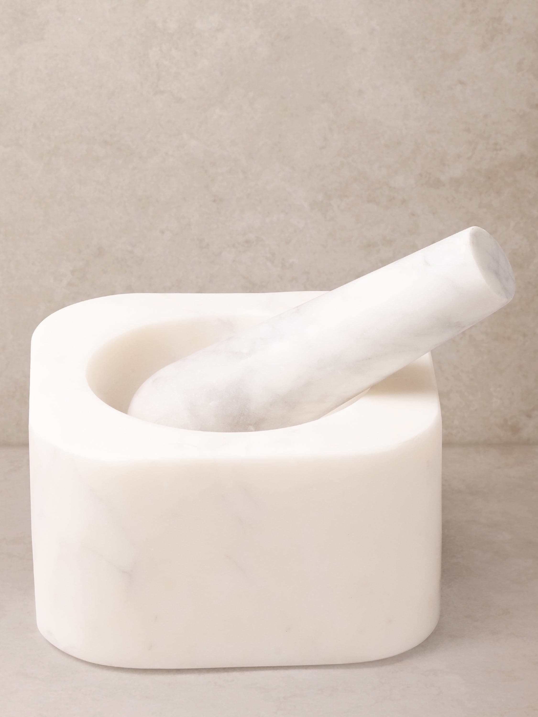 GAURI KOHLI Noble Mortar and Pestle