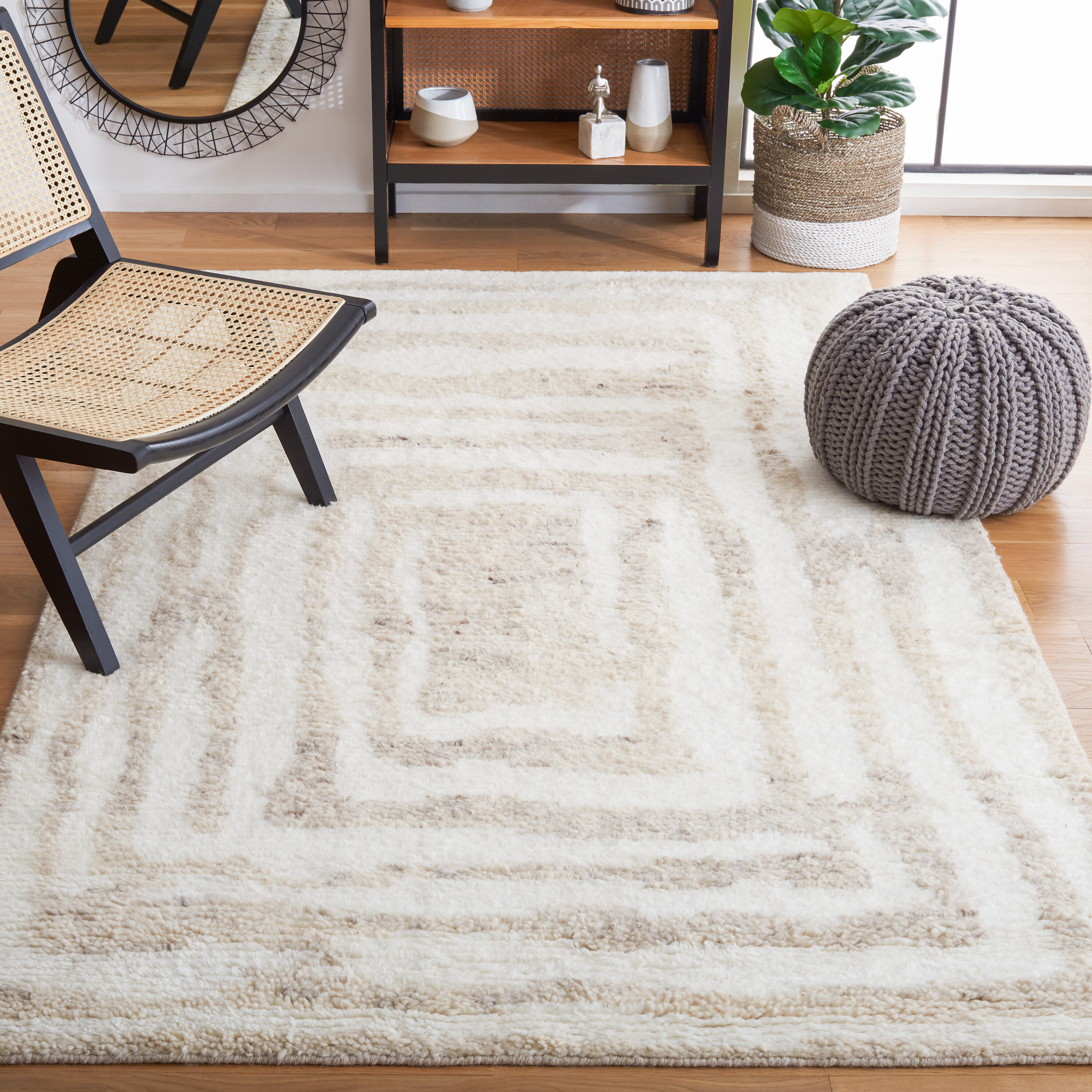  Casablanca 541 Ivory/Beige Contemporary 4ft x 6ft Small Rectangle Rug