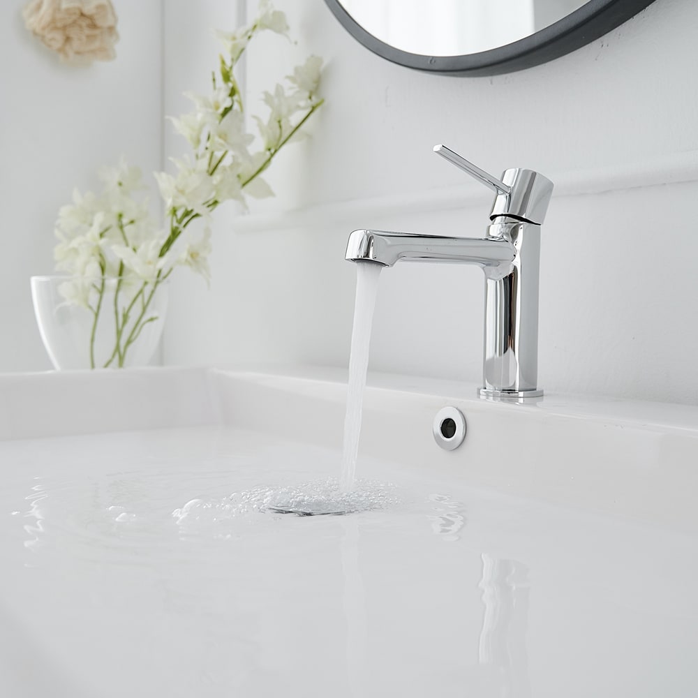 Polished Chrome Single Handle Modern Bathroom Faucet
