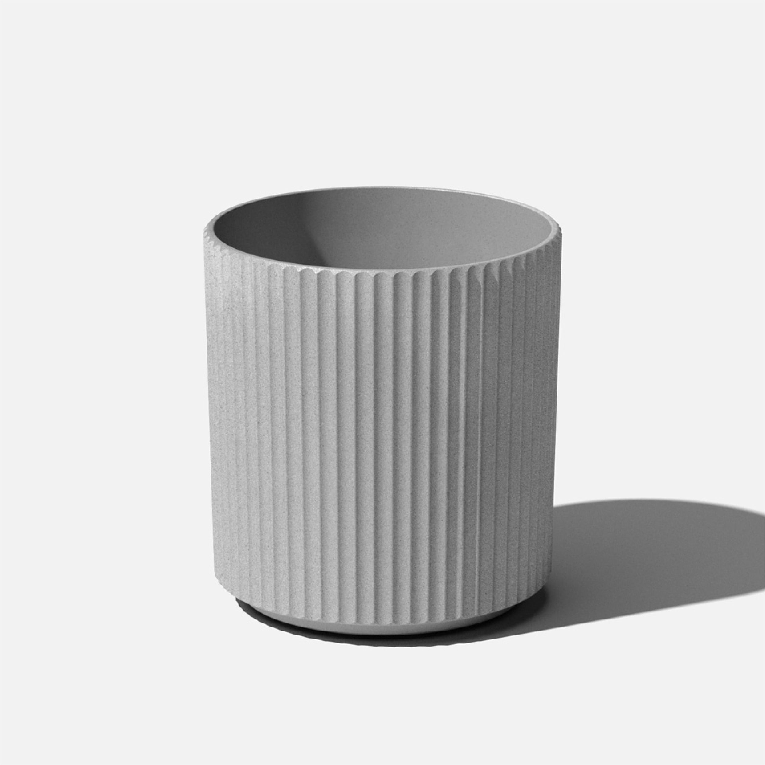 Veradek DMV16C Round 15-in W x 16-in H x Gray Plastic Indoor/Outdoor Planter
