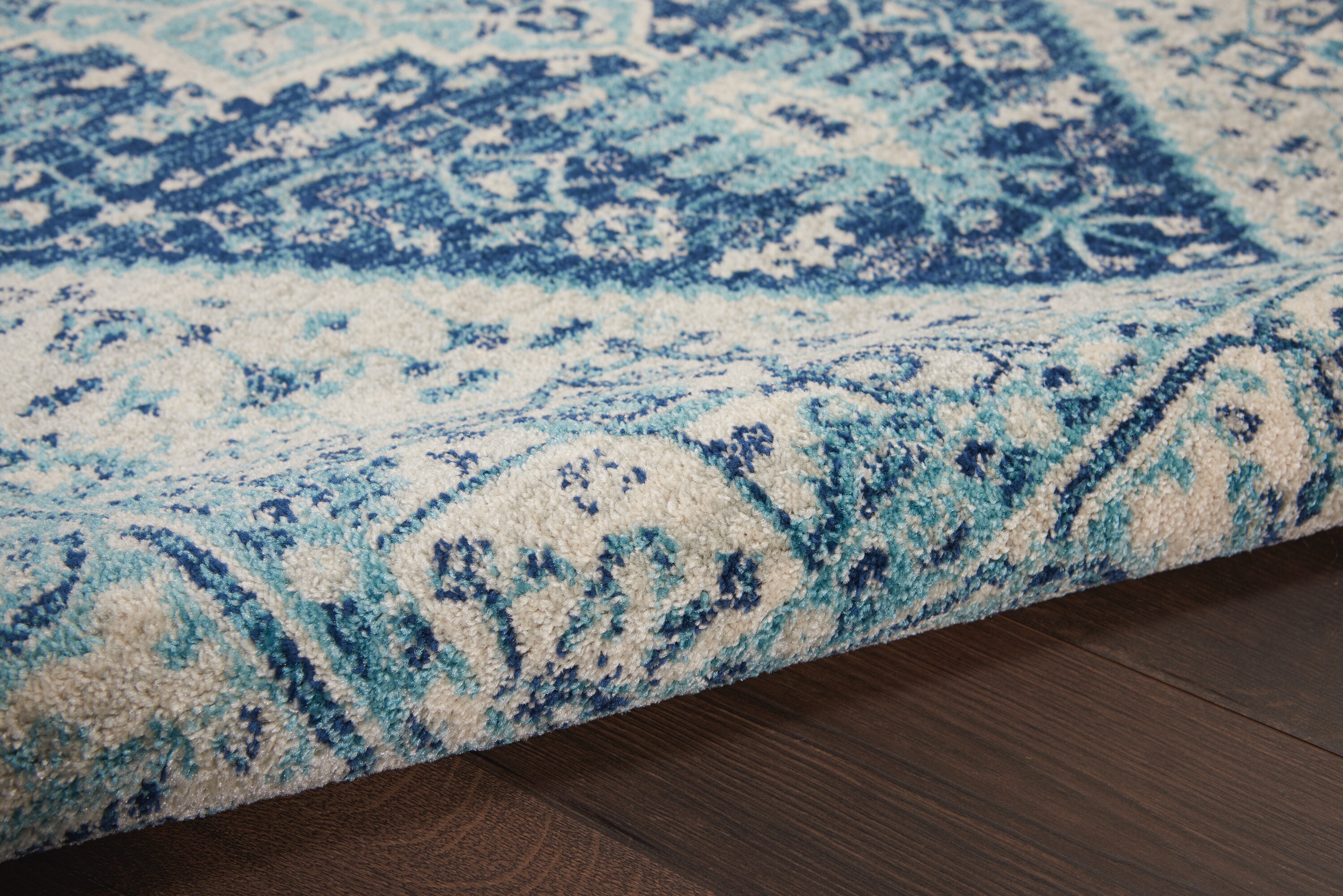 Ivory/Navy 4' x 6' Synthetic Easy Care Rectangular Rug
