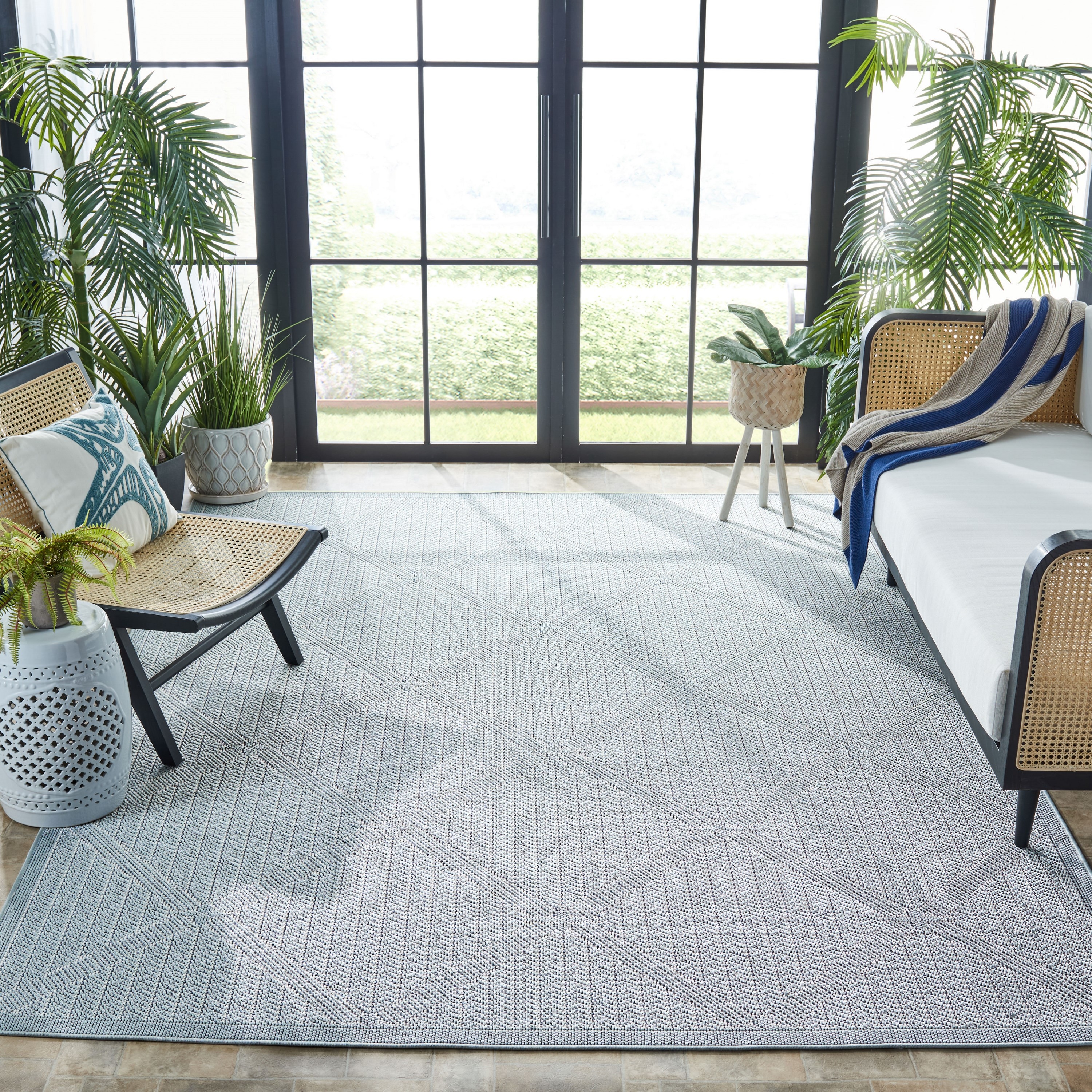 Safavieh BMU811M-5SQ Bermuda 800 Miranda 5 x 5 (ft) Loomed Polypropylene Light Blue/Ivory Square Indoor/Outdoor Abstract Coastal Area rug