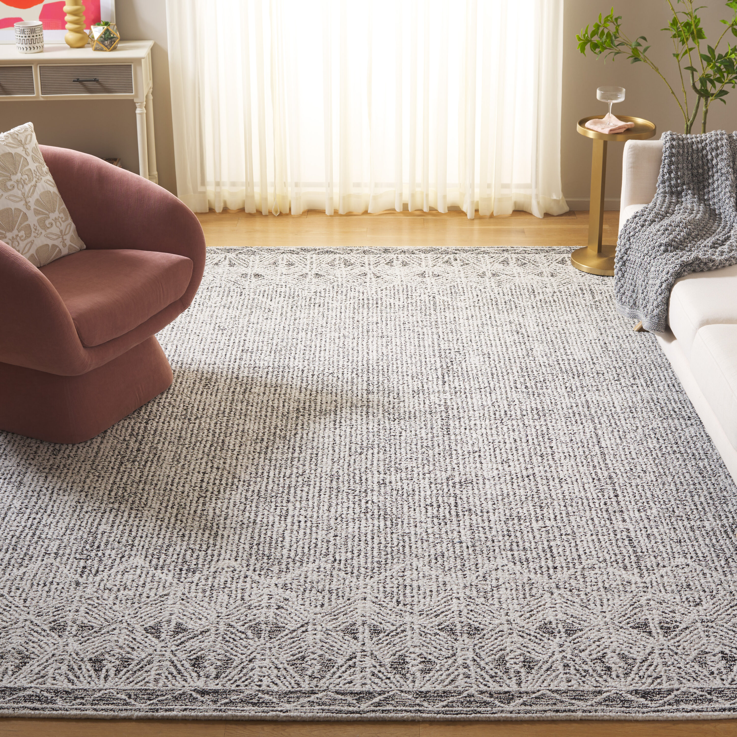  Ebony 210 Ivory/Black Contemporary 6ft x 9ft Medium Rectangle Rug