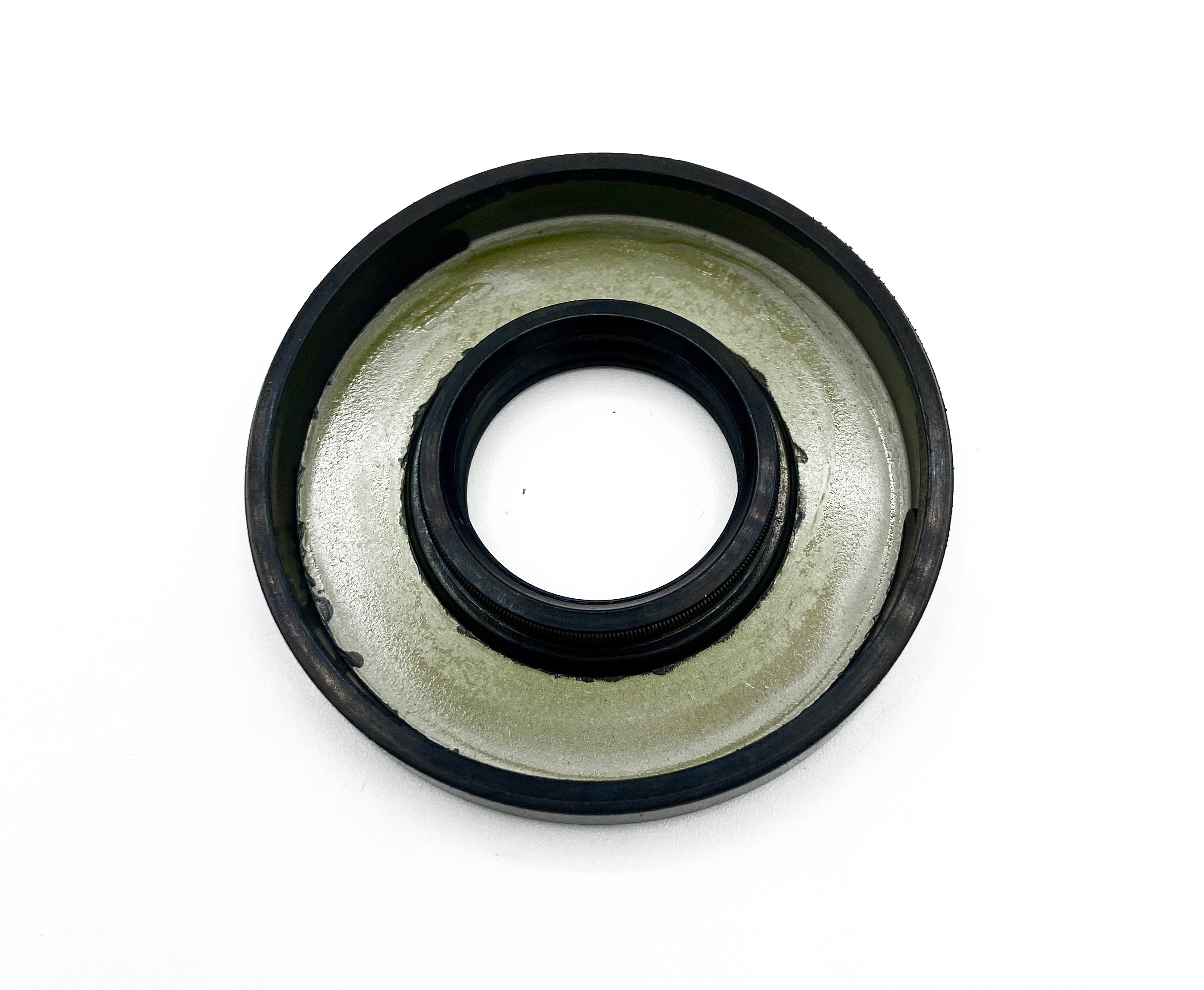 Honda Genuine Replacement Plow Tiller Part - High Grade Rubber and Metal Construction - 1 Oil Seal (20X47X7) #91253-729-003