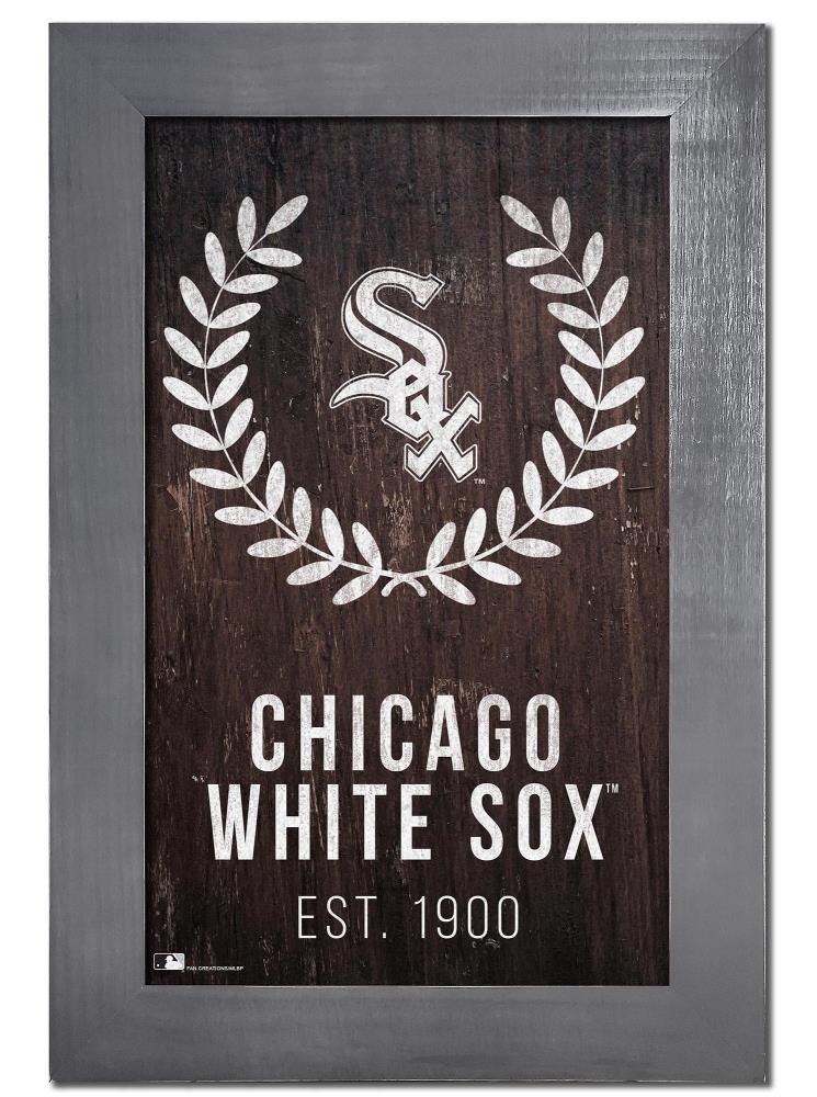 Fan Creations MLB Chicago White Sox 24 in. Distressed Wooden Wall