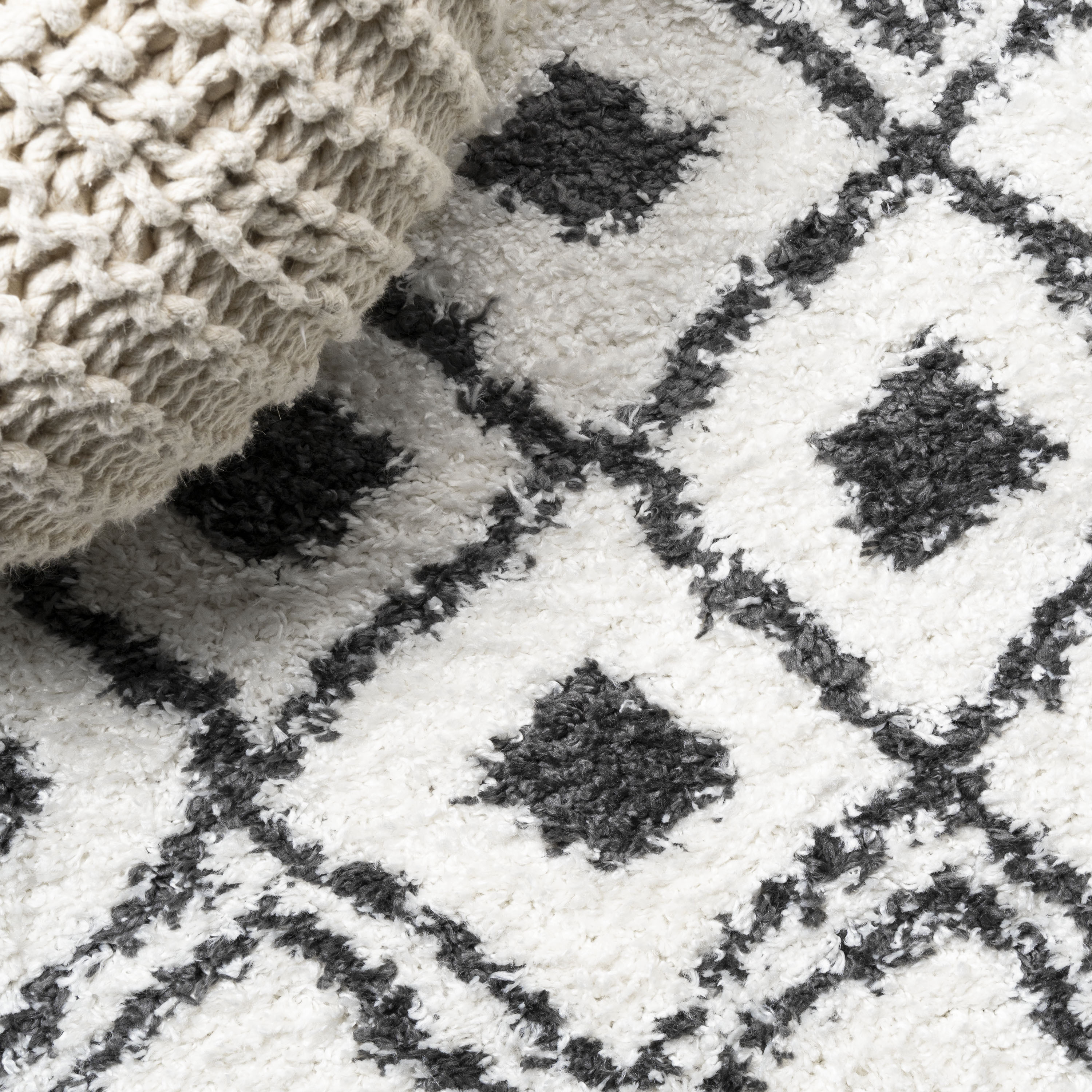 3'x5' Black and White Moroccan Diamond Shag Area Rug