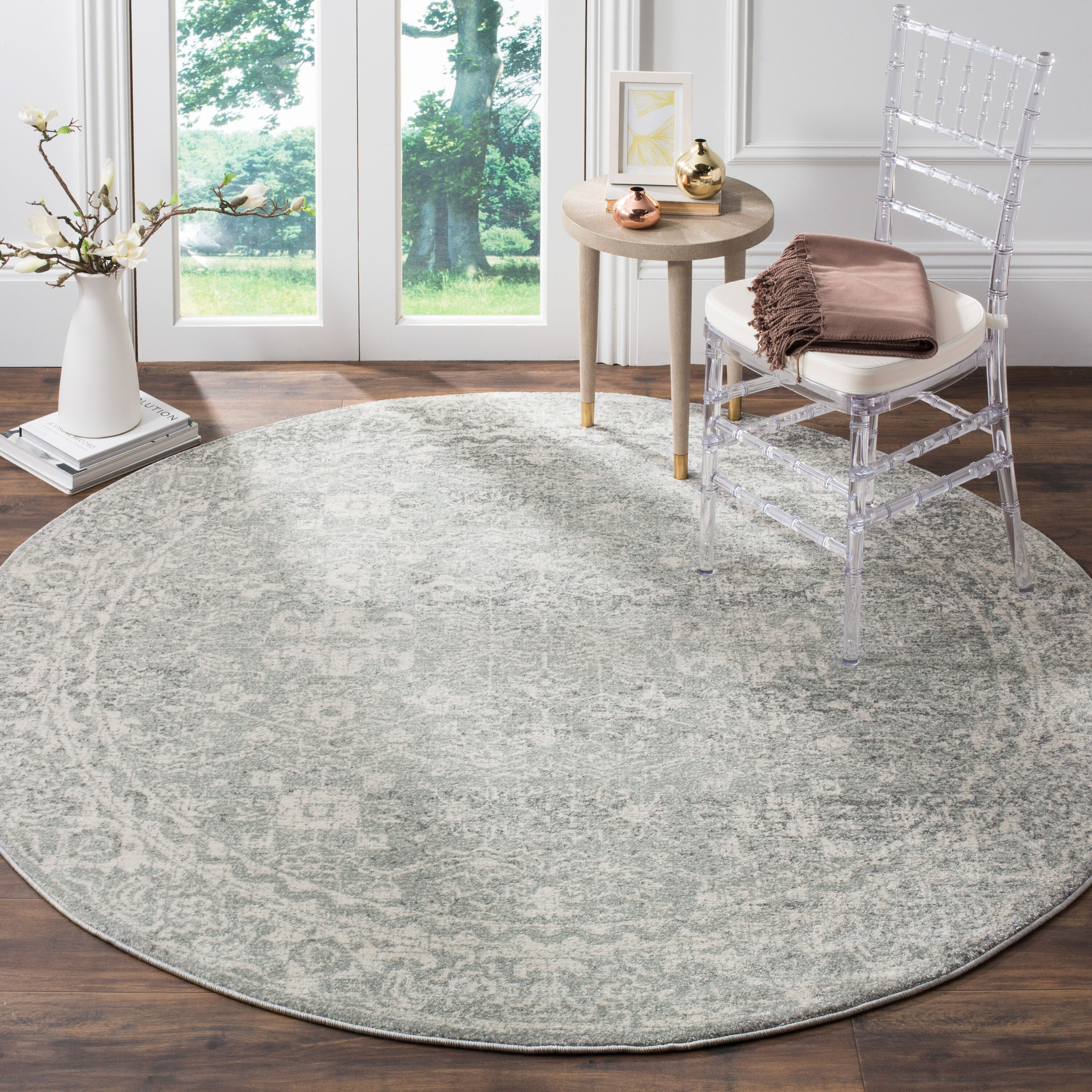 Safavieh Evoke Likoma x Silver/Ivory Round Indoor Distressed/Overdyed  Vintage Area Rug in the Rugs department at