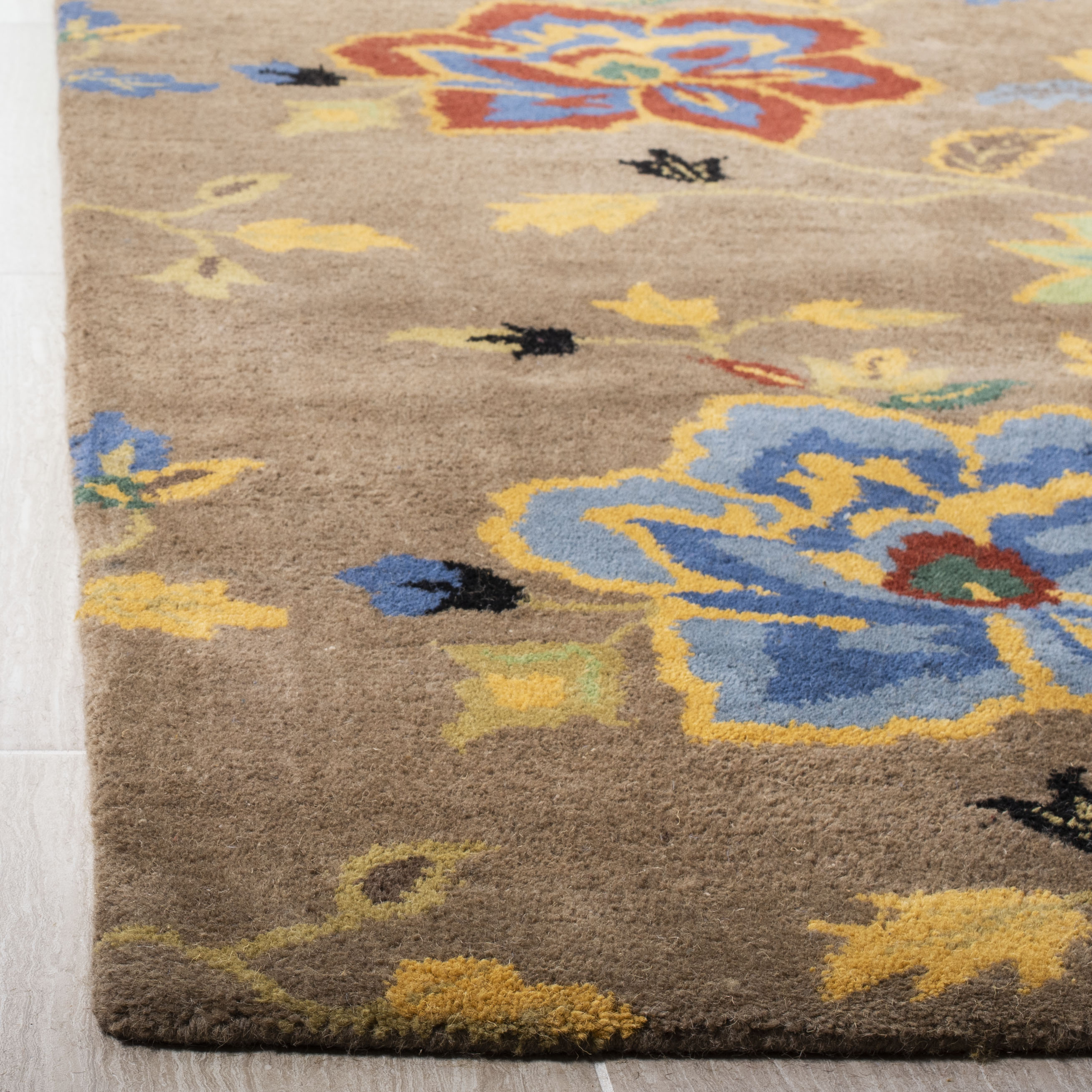 Safavieh SOH847A-6SQ rugs - View #2