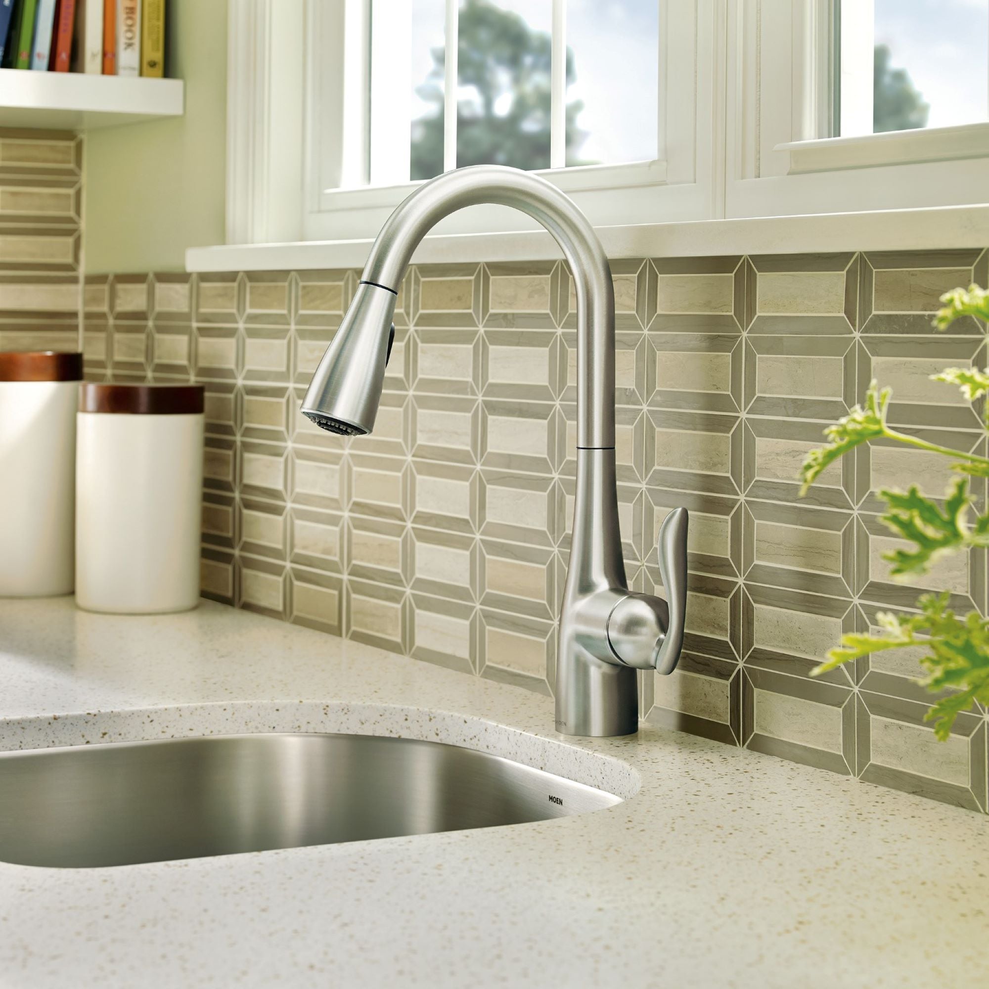 Moen 7594SRS Arbor Spot Resist Stainless Single Handle Deck-mount Pull-down Kitchen Faucet with Sprayer ( Deck Plate Included )