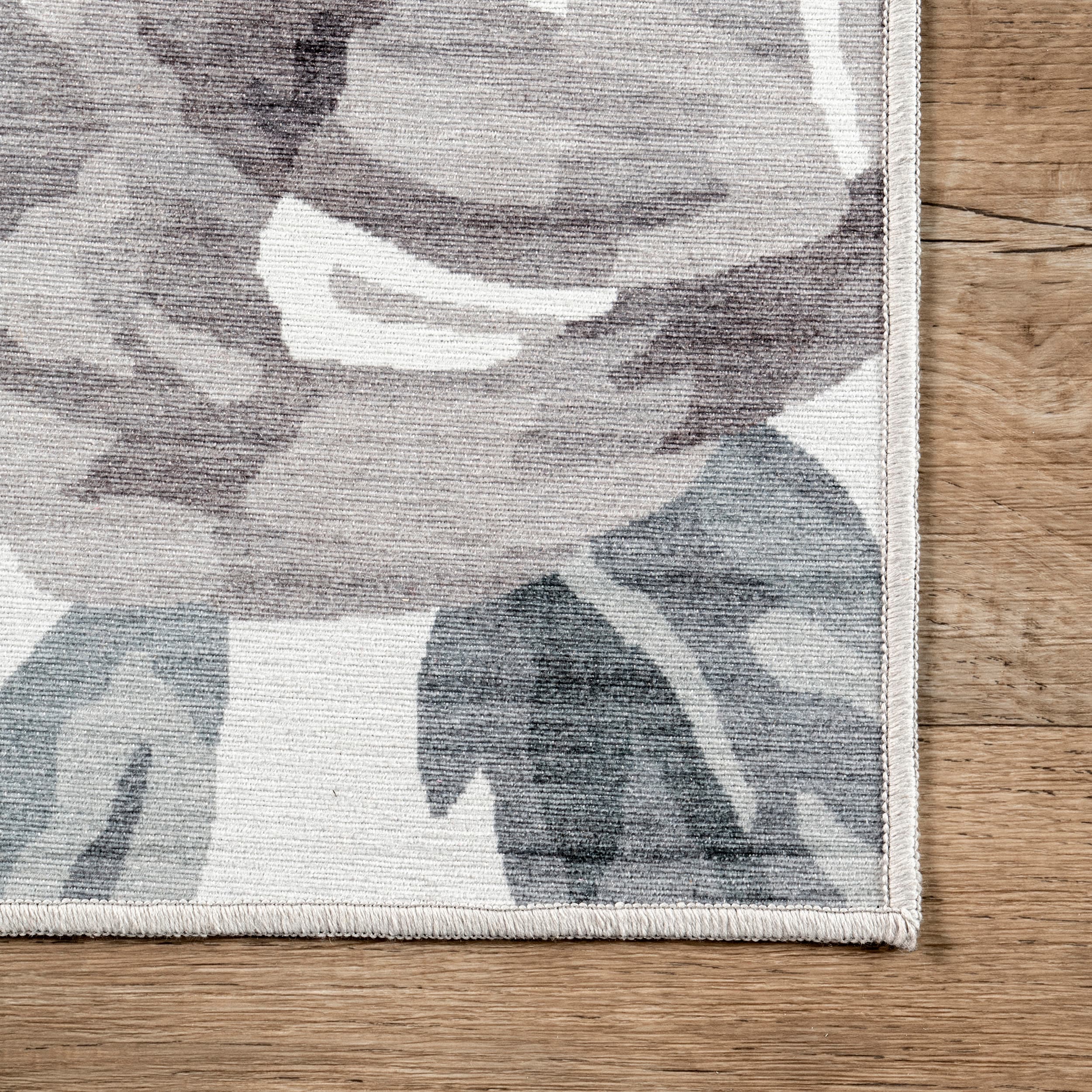 Gray Floral Washable Stain-Resistant Synthetic Area Rug 4' x 6'