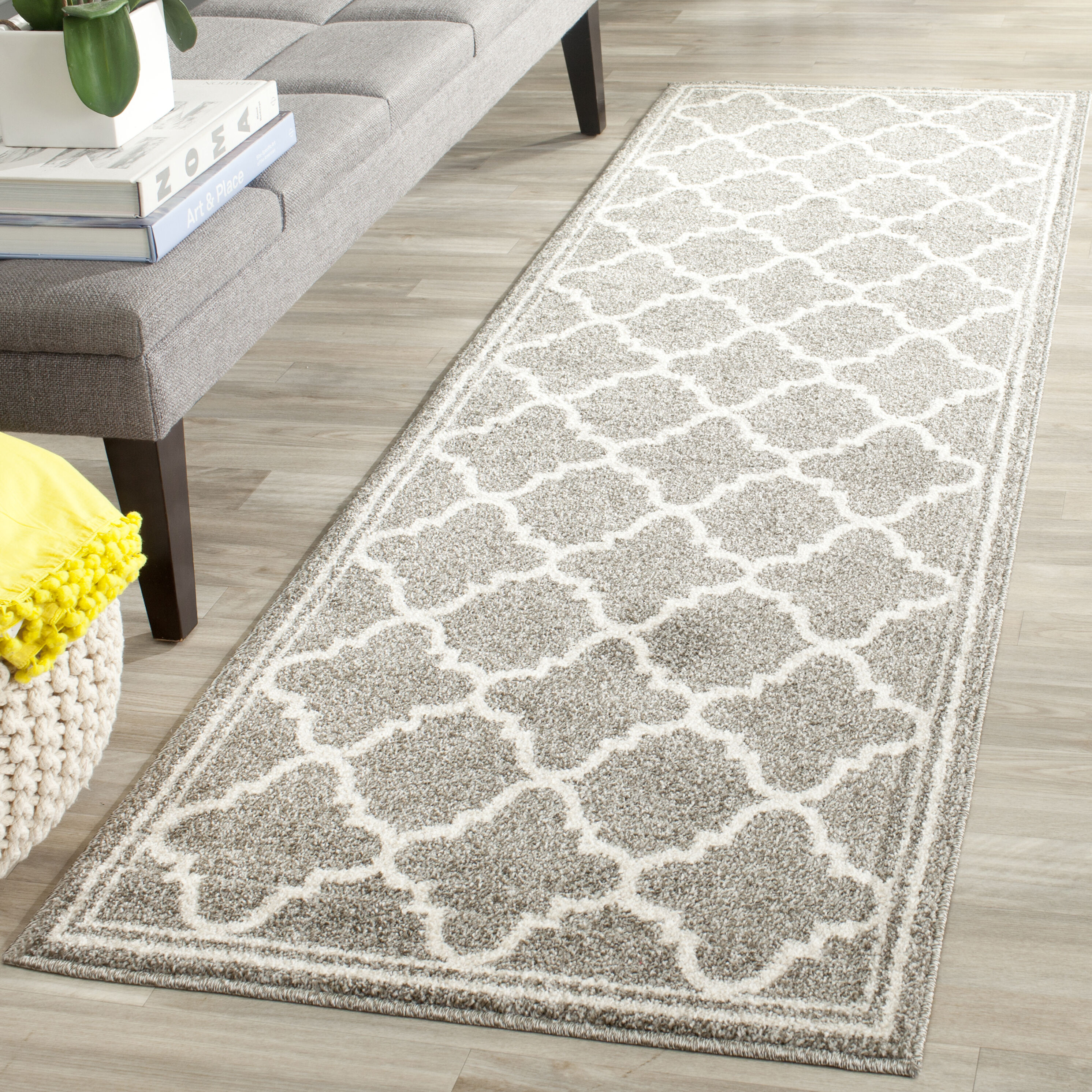 Safavieh AMT422R-27 Amherst Kelly 2 x 7 (ft) Loomed Synthetic Dark Gray/Beige Rectangular Indoor Trellis Runner rug