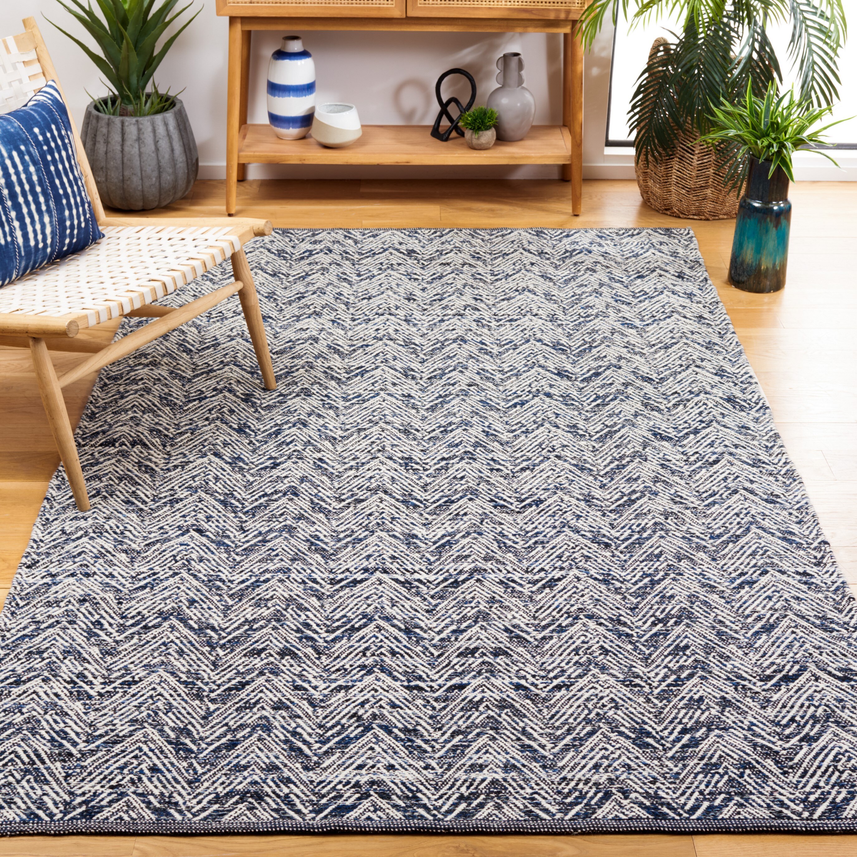 Safavieh KLM401N-5 Kilim Hana 5 x 8 (ft) Wool Navy Rectangular Indoor Chevron Oriental Area rug