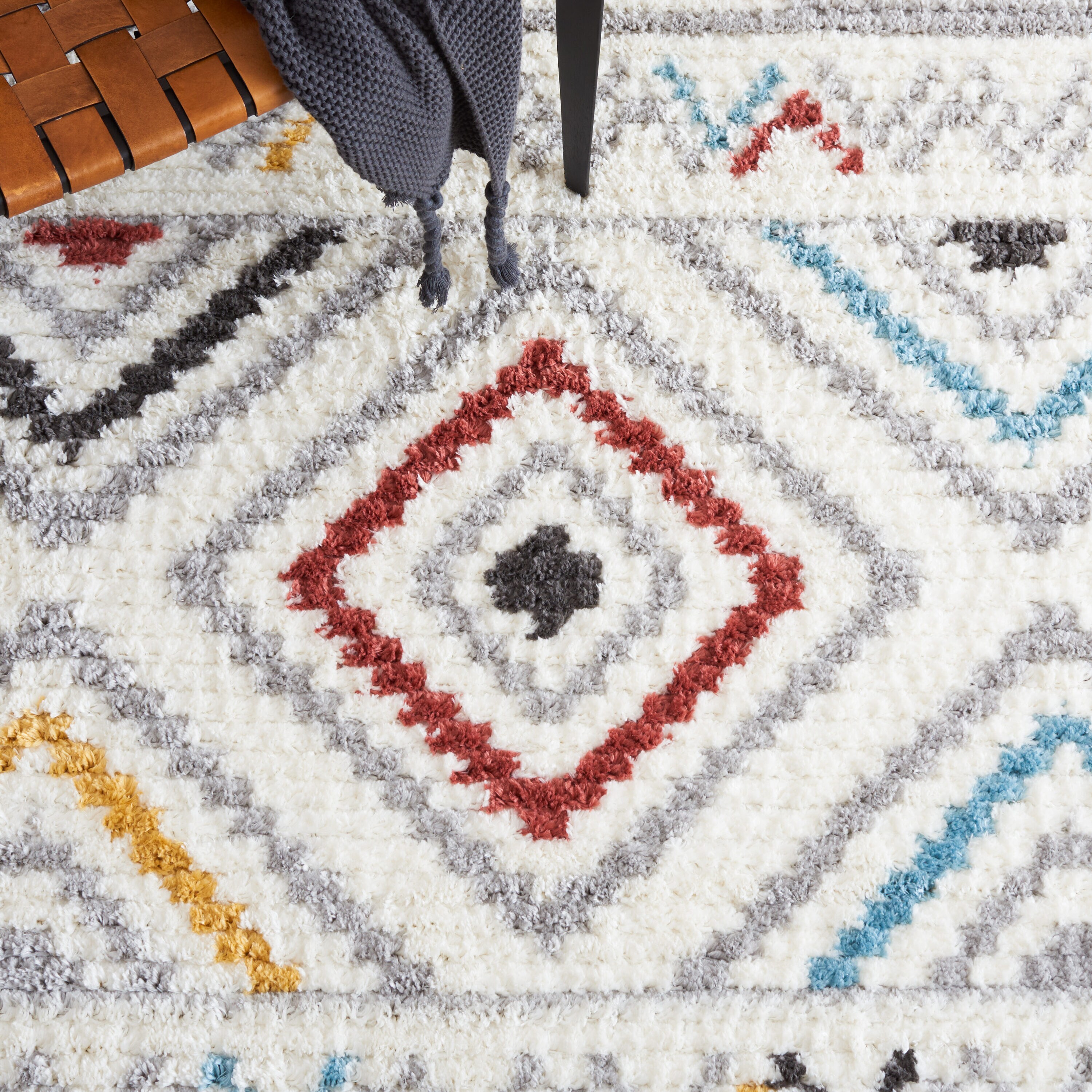 Marrakesh Ivory and Grey 8' x 10' Synthetic Area Rug
