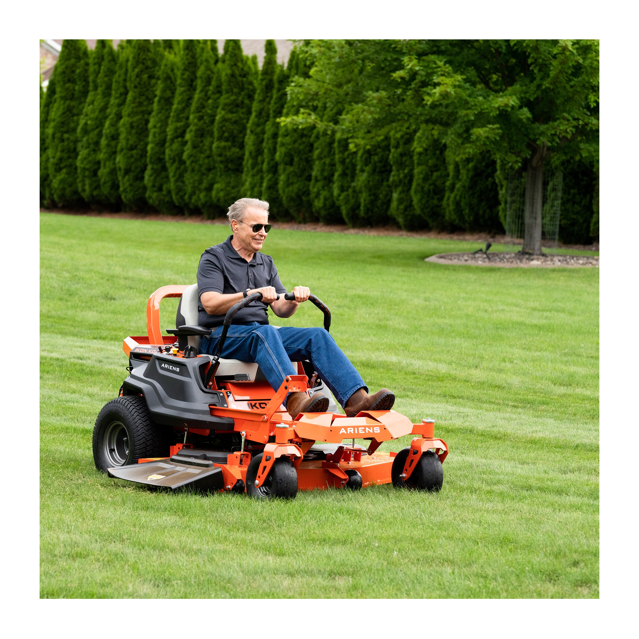 Ariens Ikon 60 in 23 HP V twin Gas Zero turn Riding Lawn Mower at