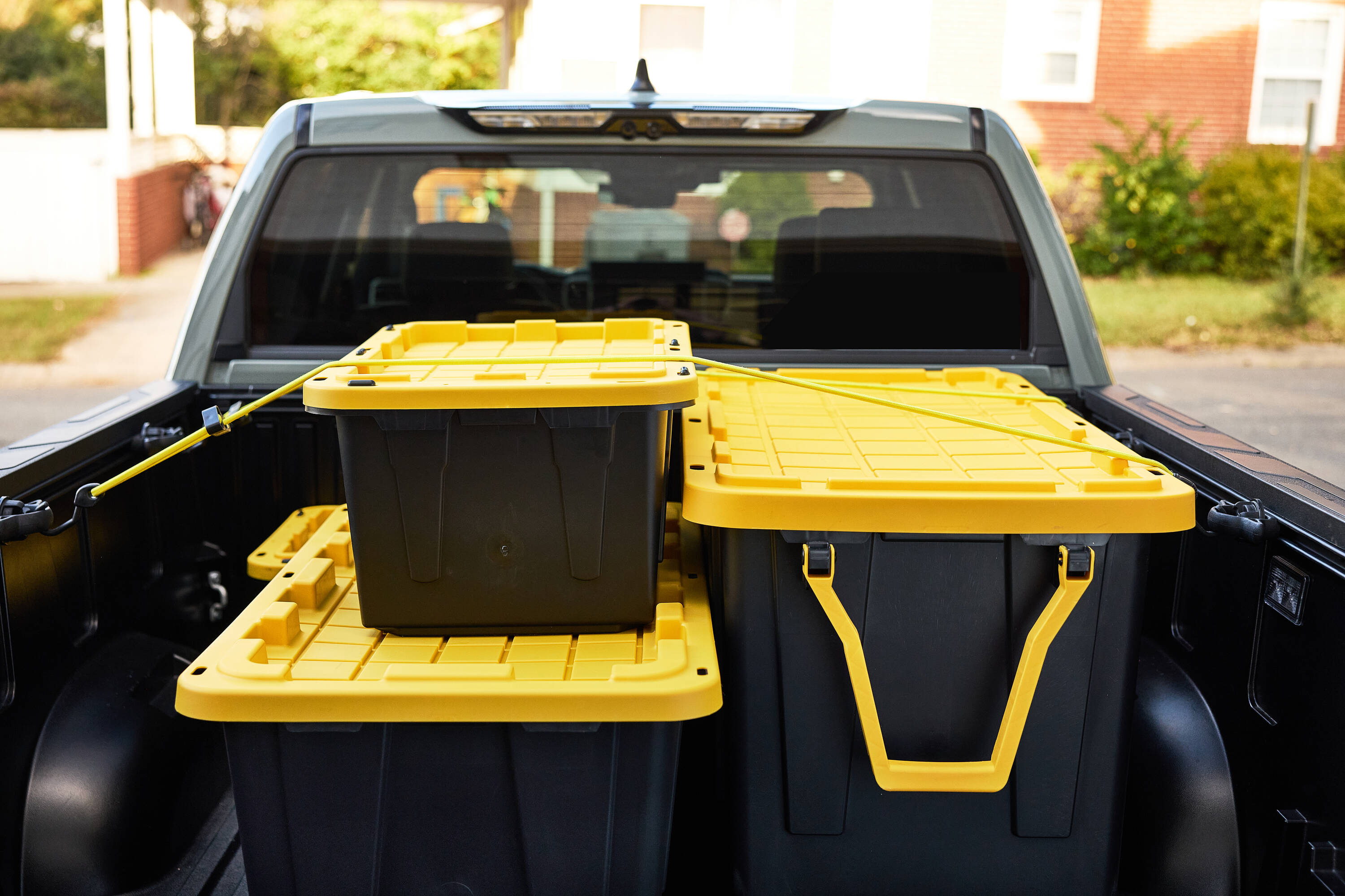 Project Source Commander X-large 50-Gallons (200-Quart) Black and Yellow Heavy Duty Tote with Standard Snap Lid