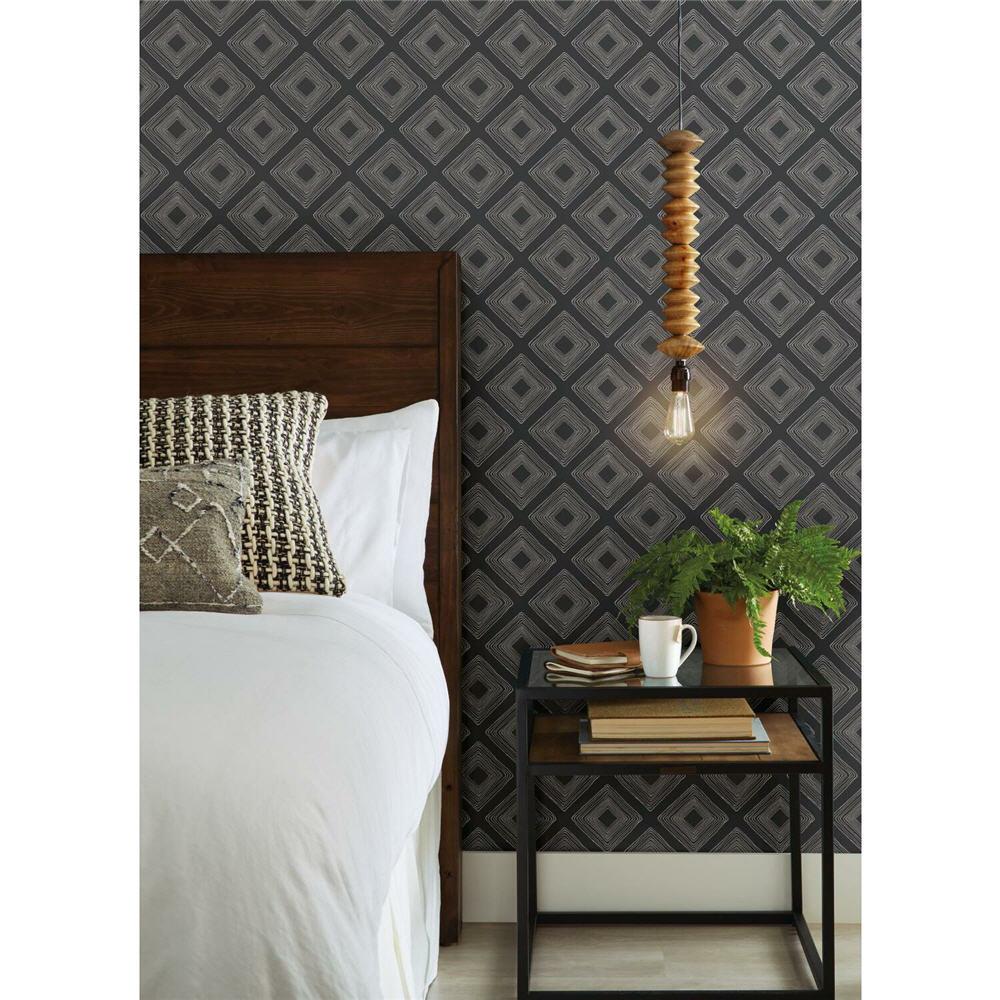 Magnolia Home 56-sq ft White On Black Paper Geometric Prepasted Soak and  Hang Wallpaper in the Wallpaper department at