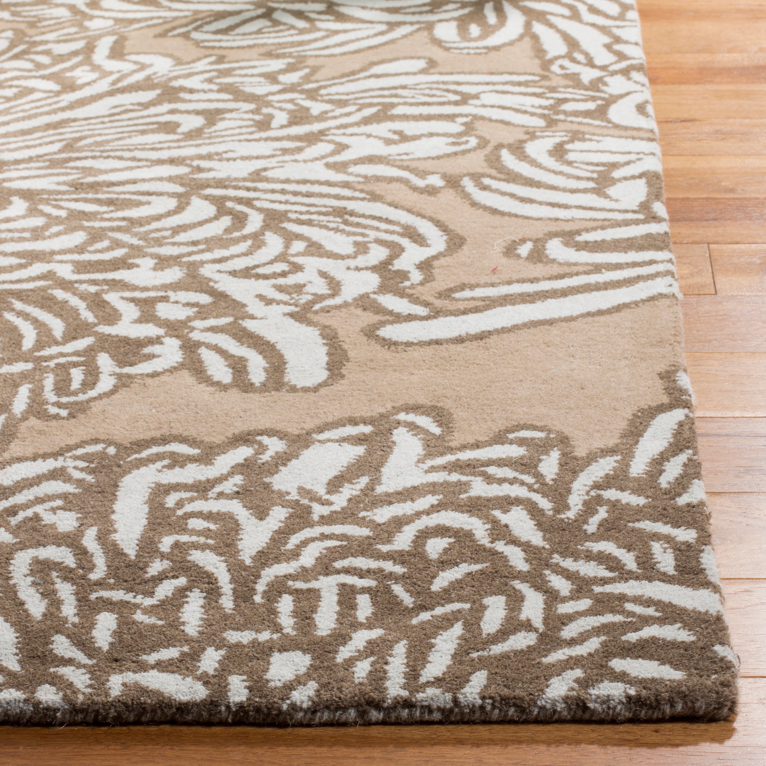 Chrysanthemum Moth Spray - Rug & Carpet Studio