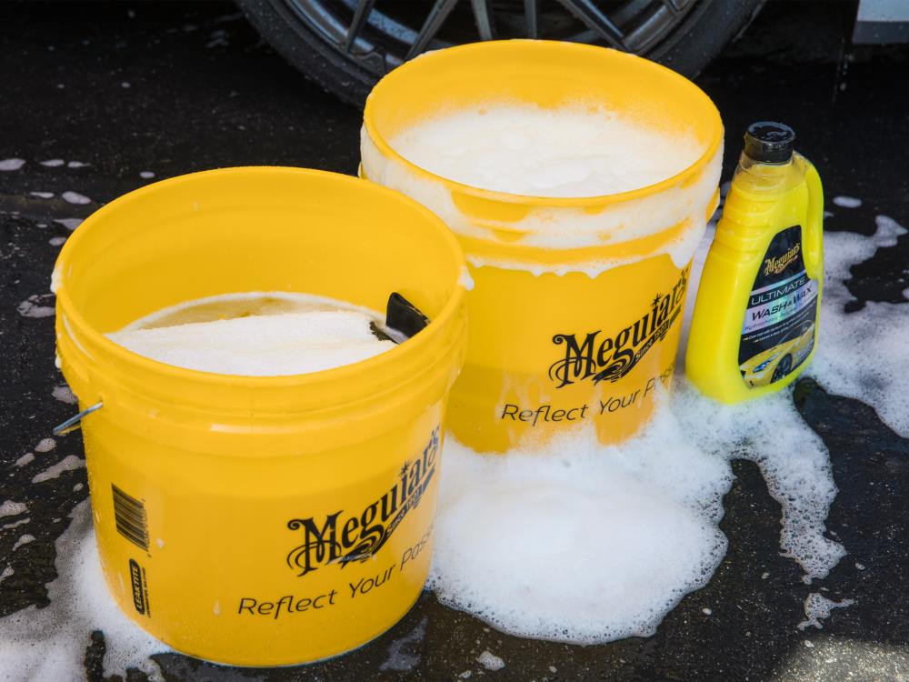 Meguiar's Ultimate Wash & Wax Car Care Cleaning Kit Solution, 48 Ounces (2 Pack)