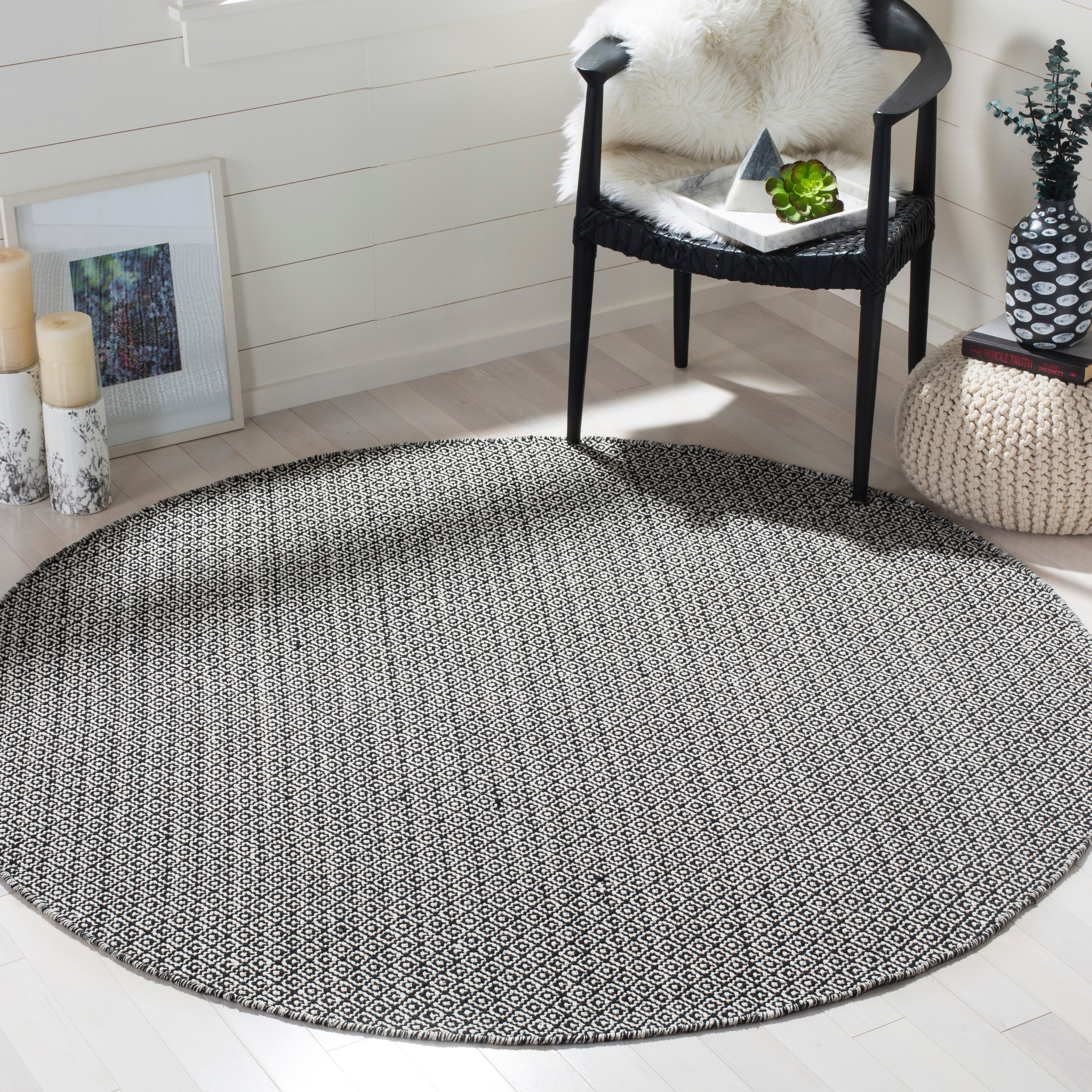 Safavieh MTK717D-6R Montauk Springmaid 6 x 6 (ft) Cotton Ivory/Black Round Indoor Coastal Area rug
