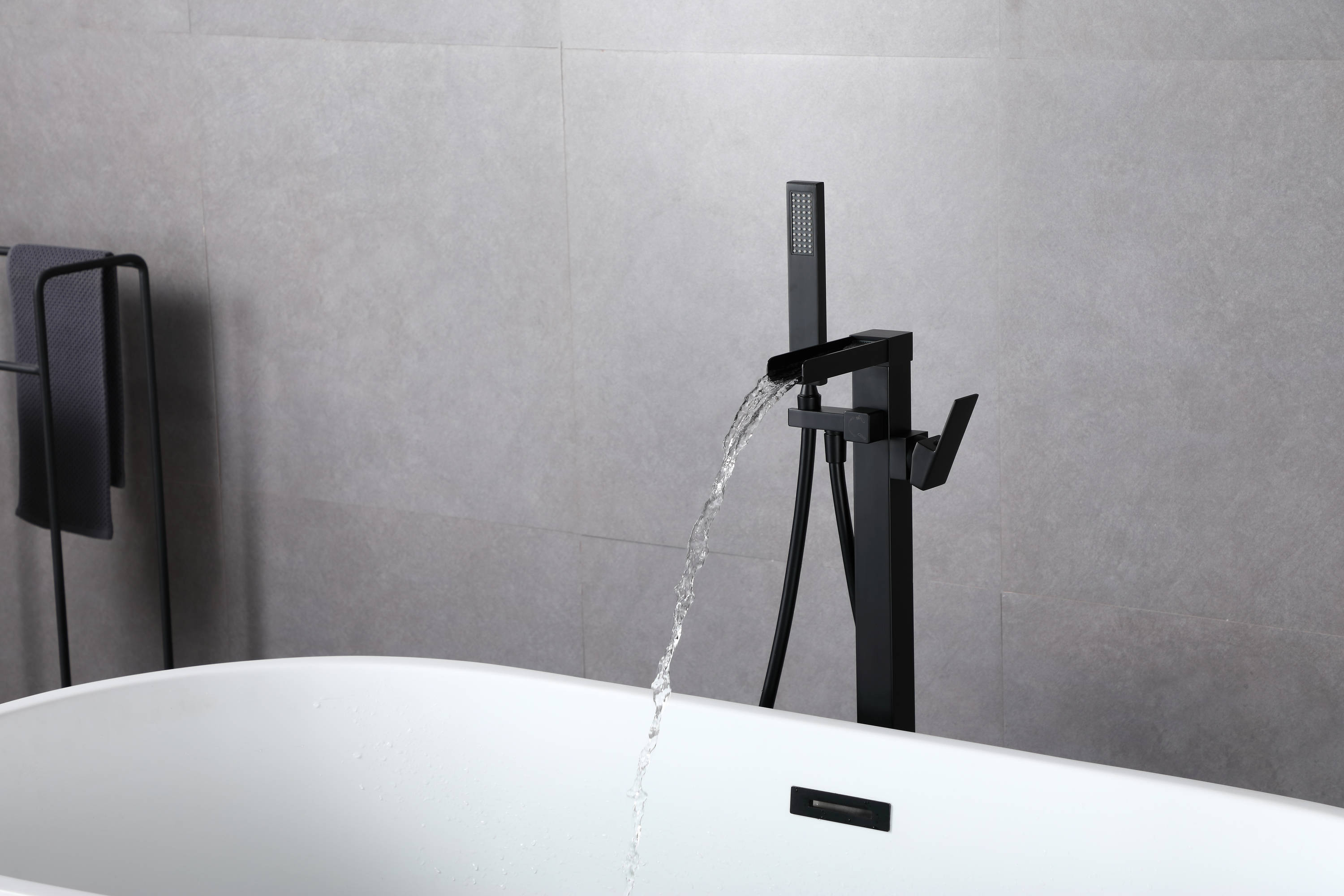 WELLFOR DT Waterfall Bathtub Faucet Matte black 1-handle Freestanding Waterfall Bathtub Faucet with Hand Shower
