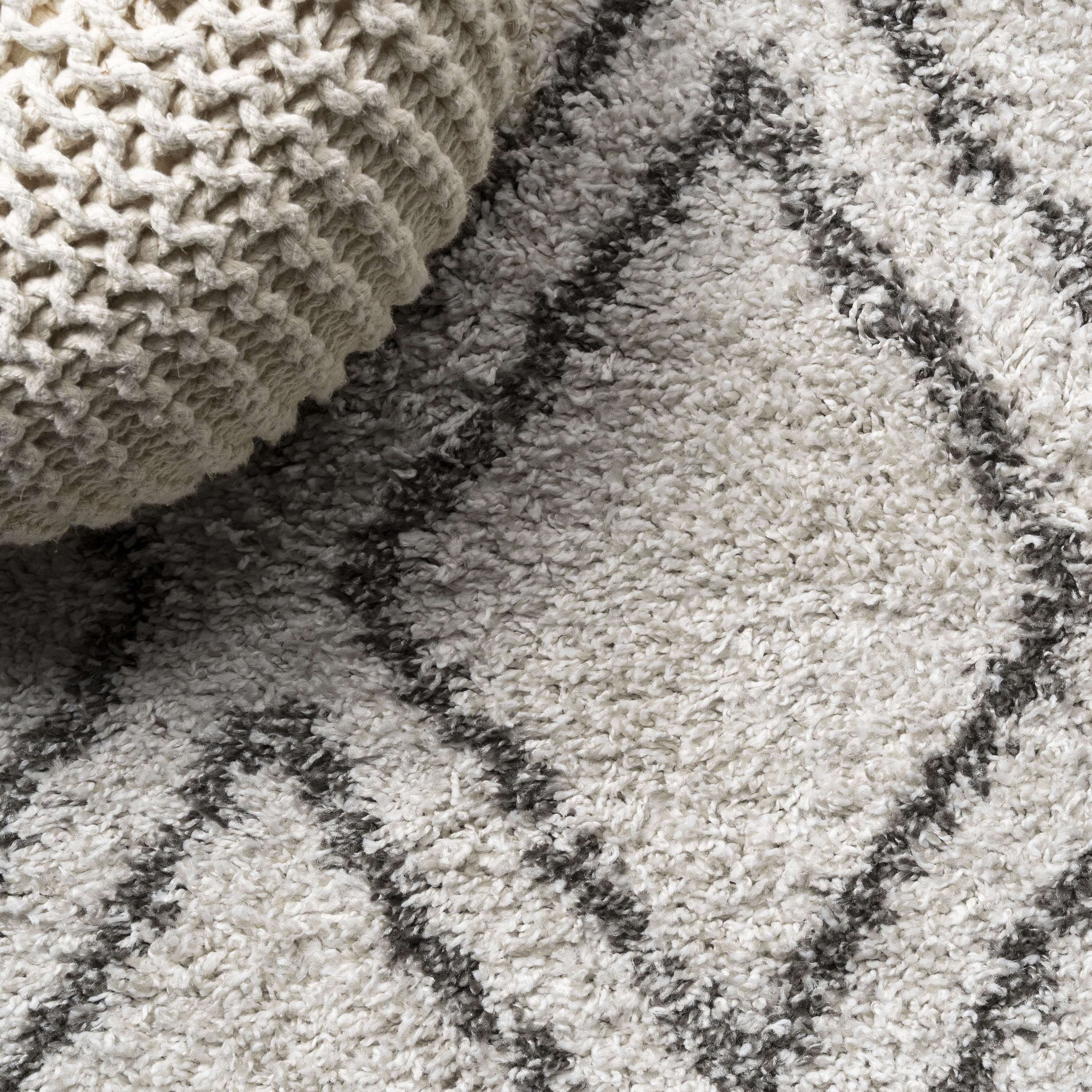 Vintage-Inspired Ivory and Gray Diamond Trellis Shag Runner Rug
