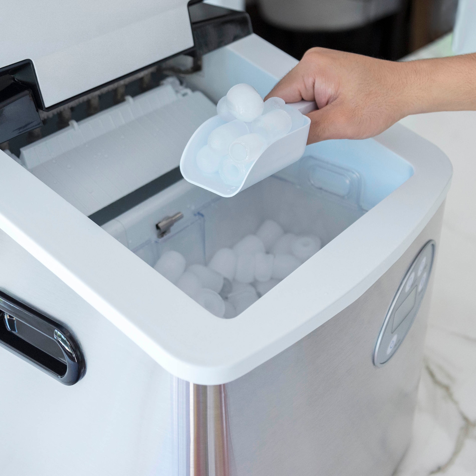 NewAir 12 28-lb Portable Ice Maker 3 Ice Sizes Stainless Steel AI
