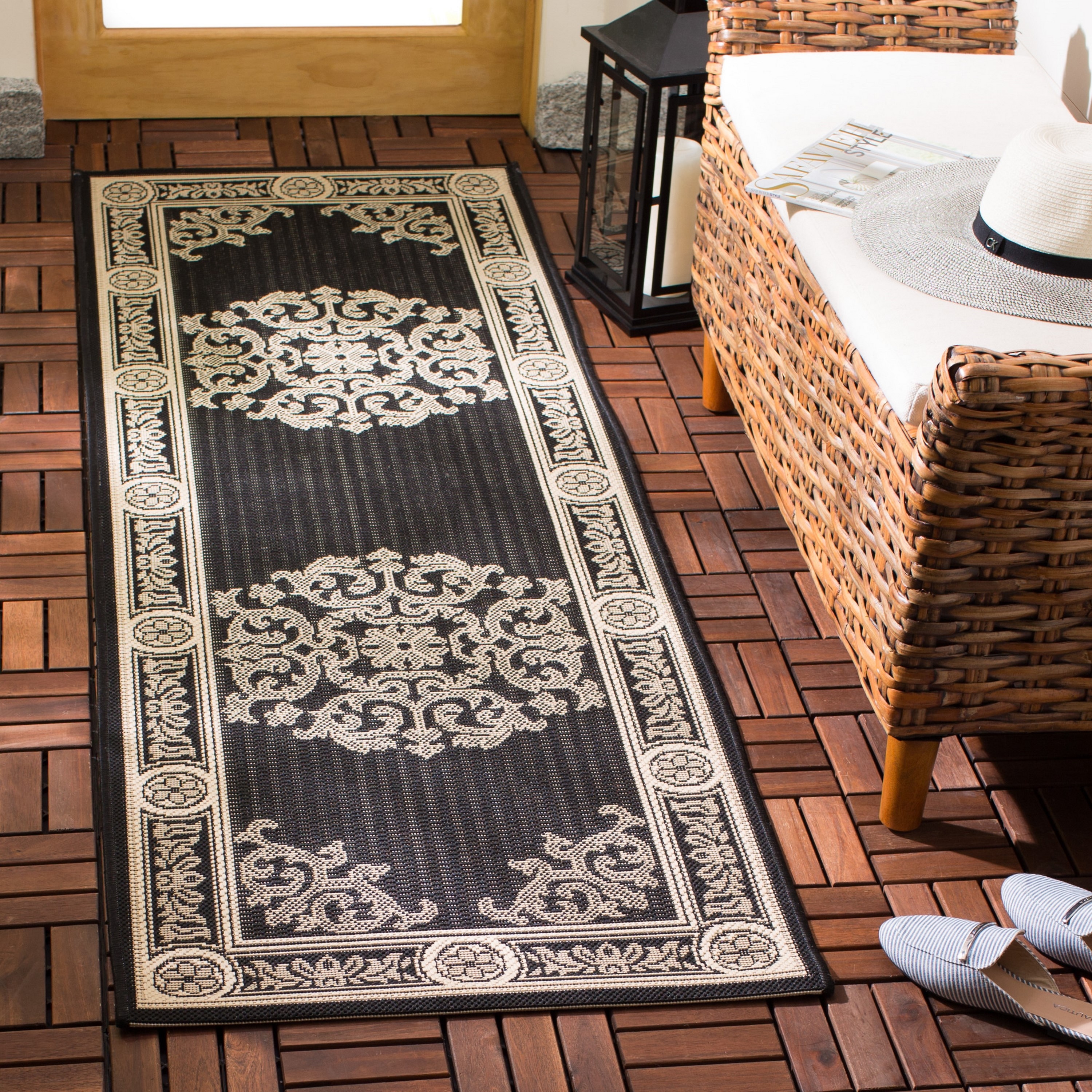 Safavieh CY2914-3908-210 Courtyard Celeste 2 x 10 (ft) Loomed Polypropylene Black/Sand Rectangular Indoor/Outdoor Floral/Botanical Runner rug
