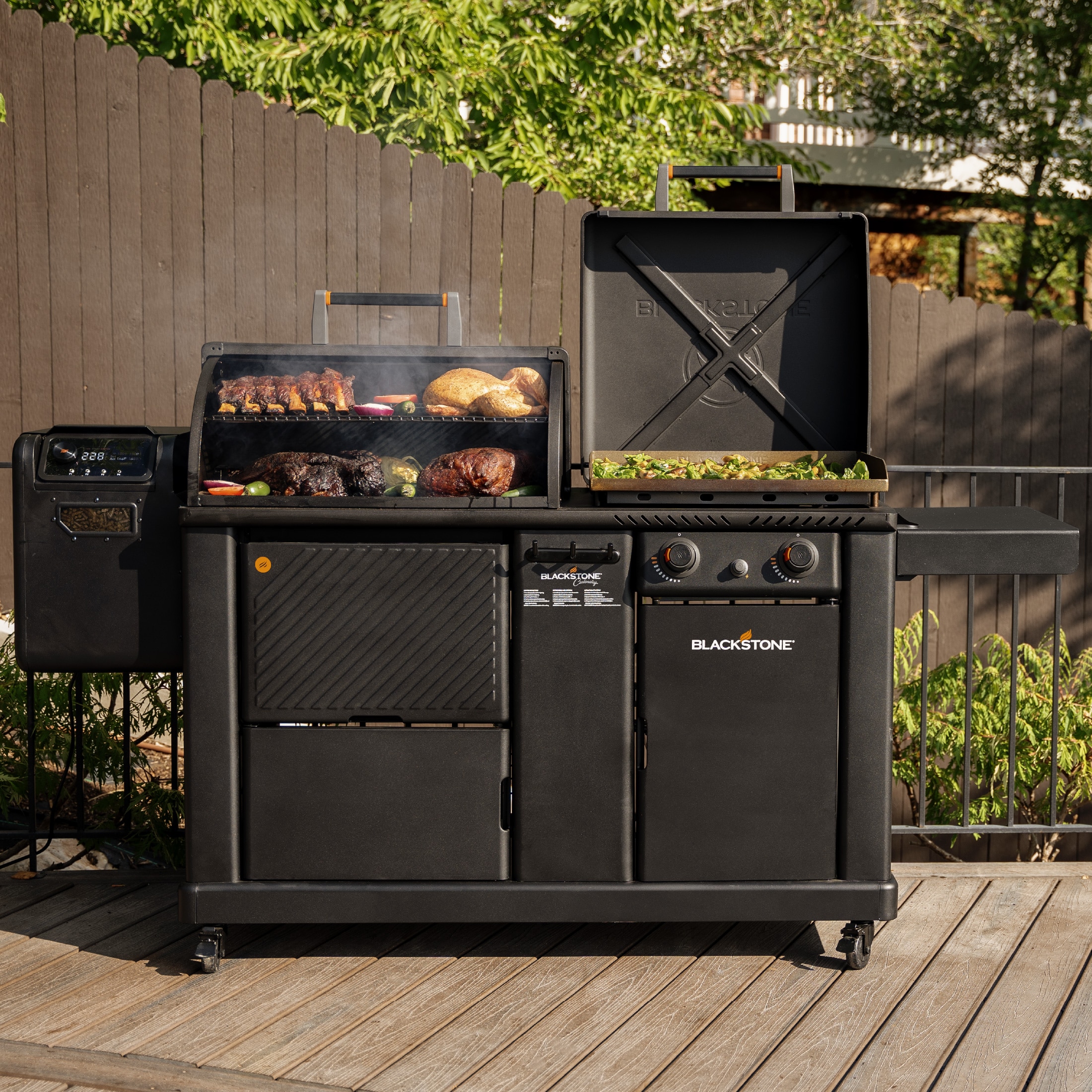 Blackstone Pellet Grill and Omnivore Griddle Combo 2-Burner Liquid Propane Flat  Top Grill in the Flat Top Grills department at