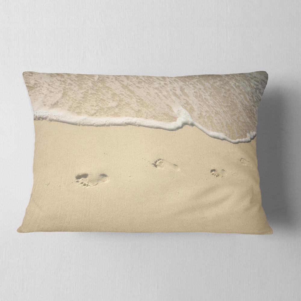Designart CU11625-12-20 12-in x 20-in White Indoor Decorative Pillow