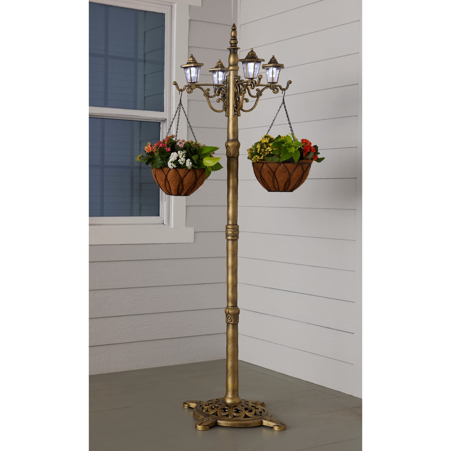 BrylaneHome 196391044171 Solar Lamp Post