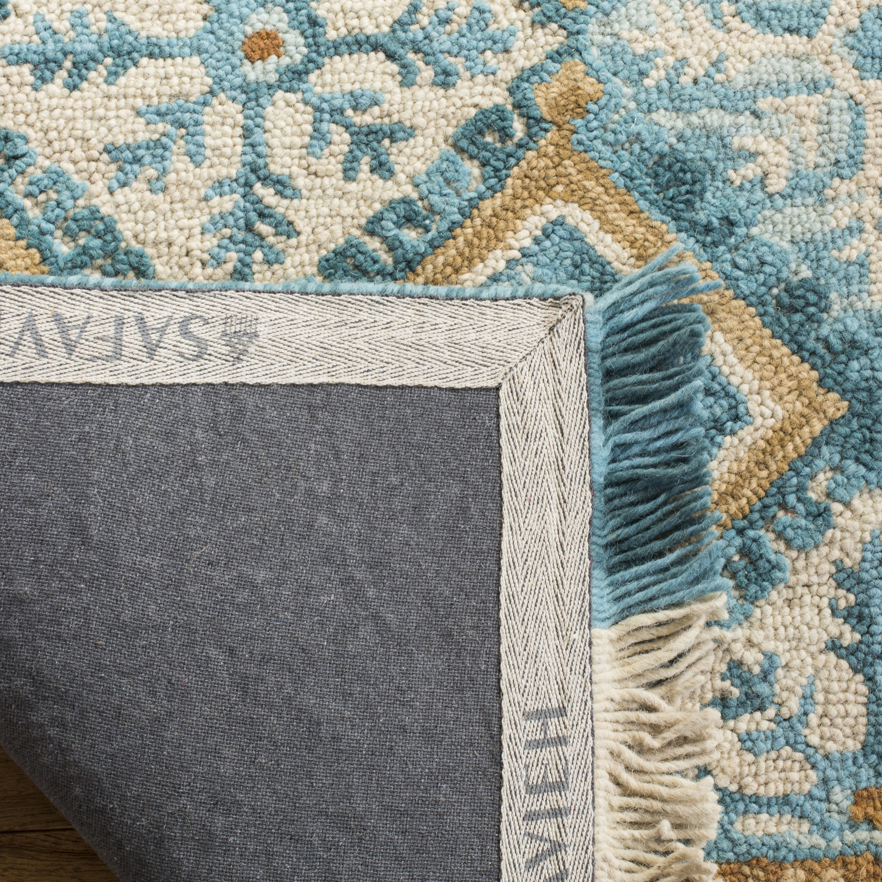 Safavieh BLM421B-5 rugs - View #4