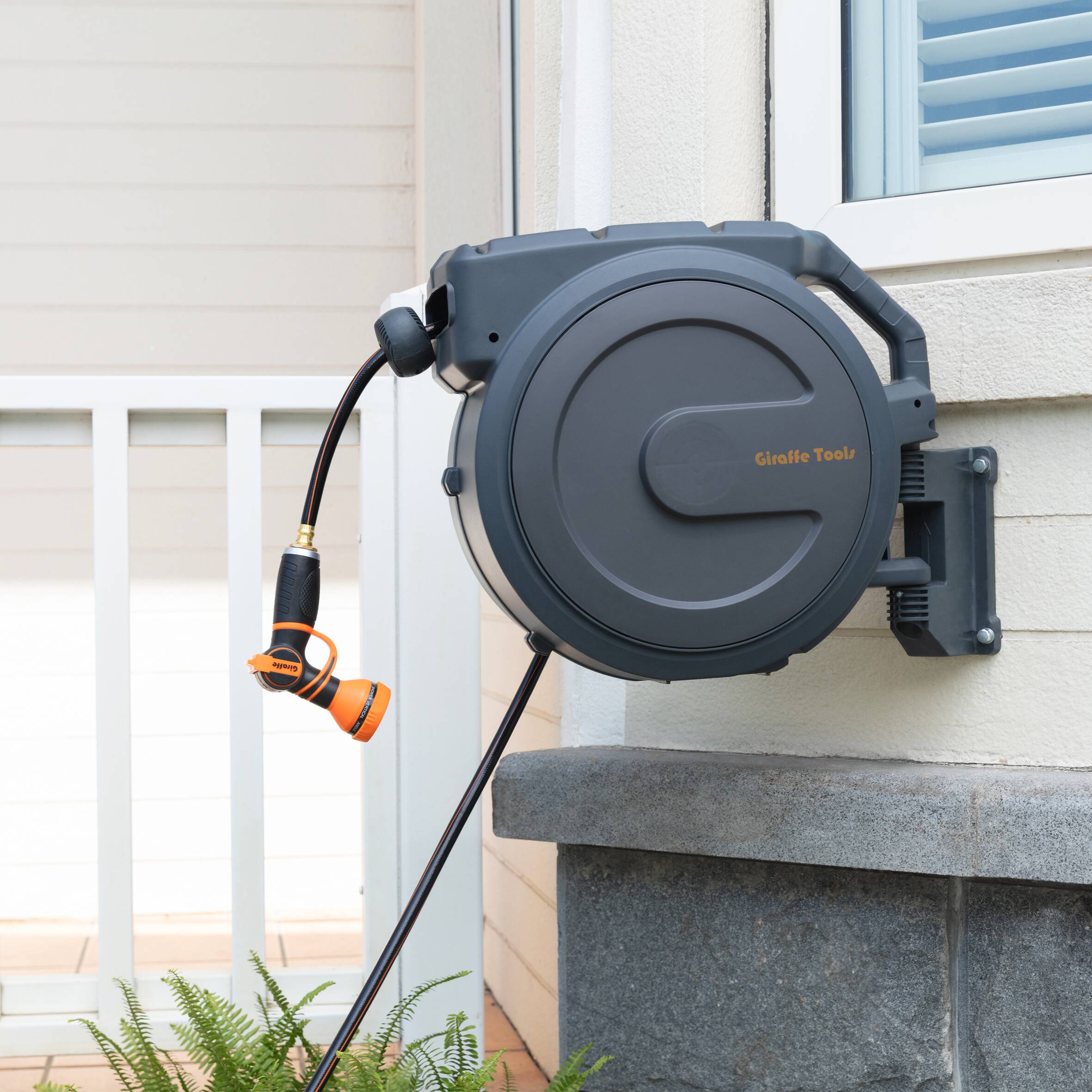 Giraffe Tools Plastic 90-ft Wall-Mount Hose Reel in Gray | AW4058US-MB