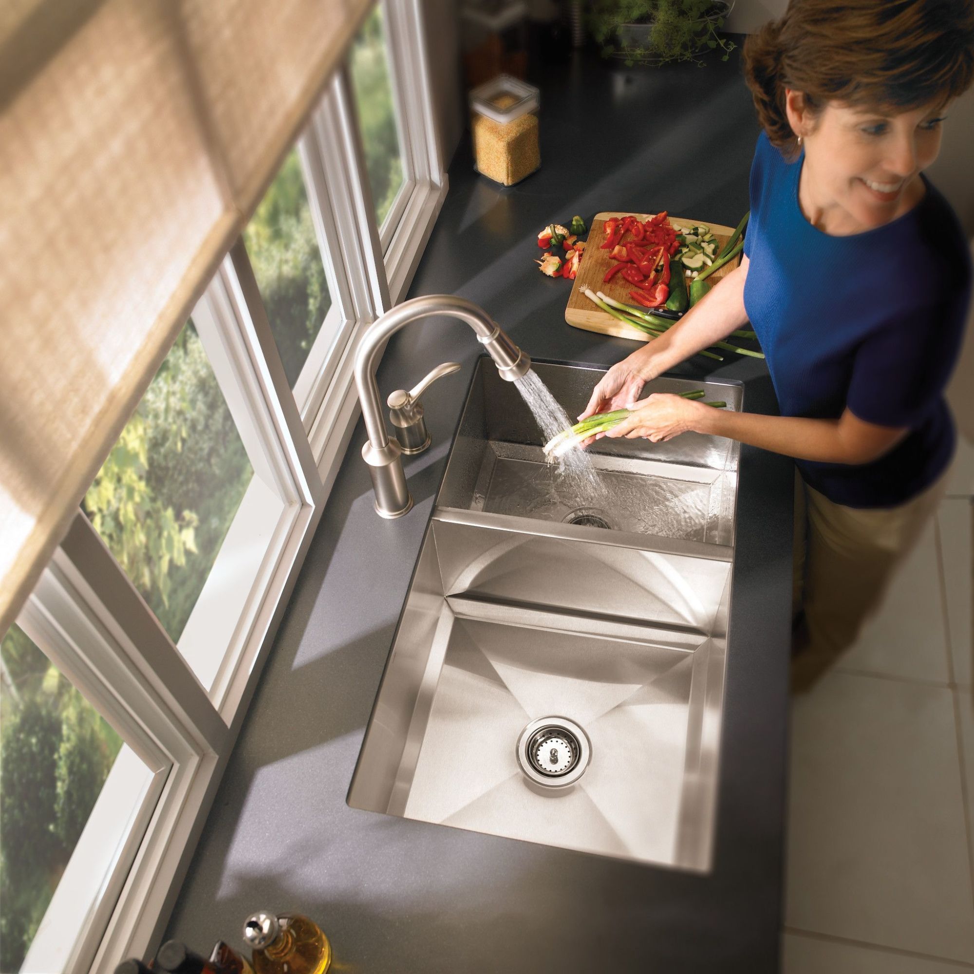 Moen 1600 Undermount 34 In X 20 In Stainless Steel Double Offset Bowl