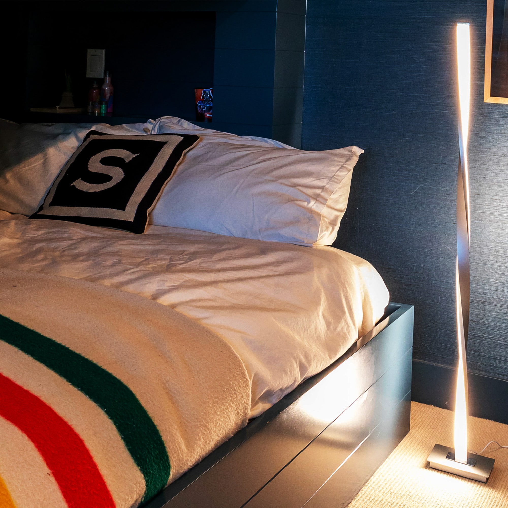 Brightech HLX-SLVR floorlamps - View #7