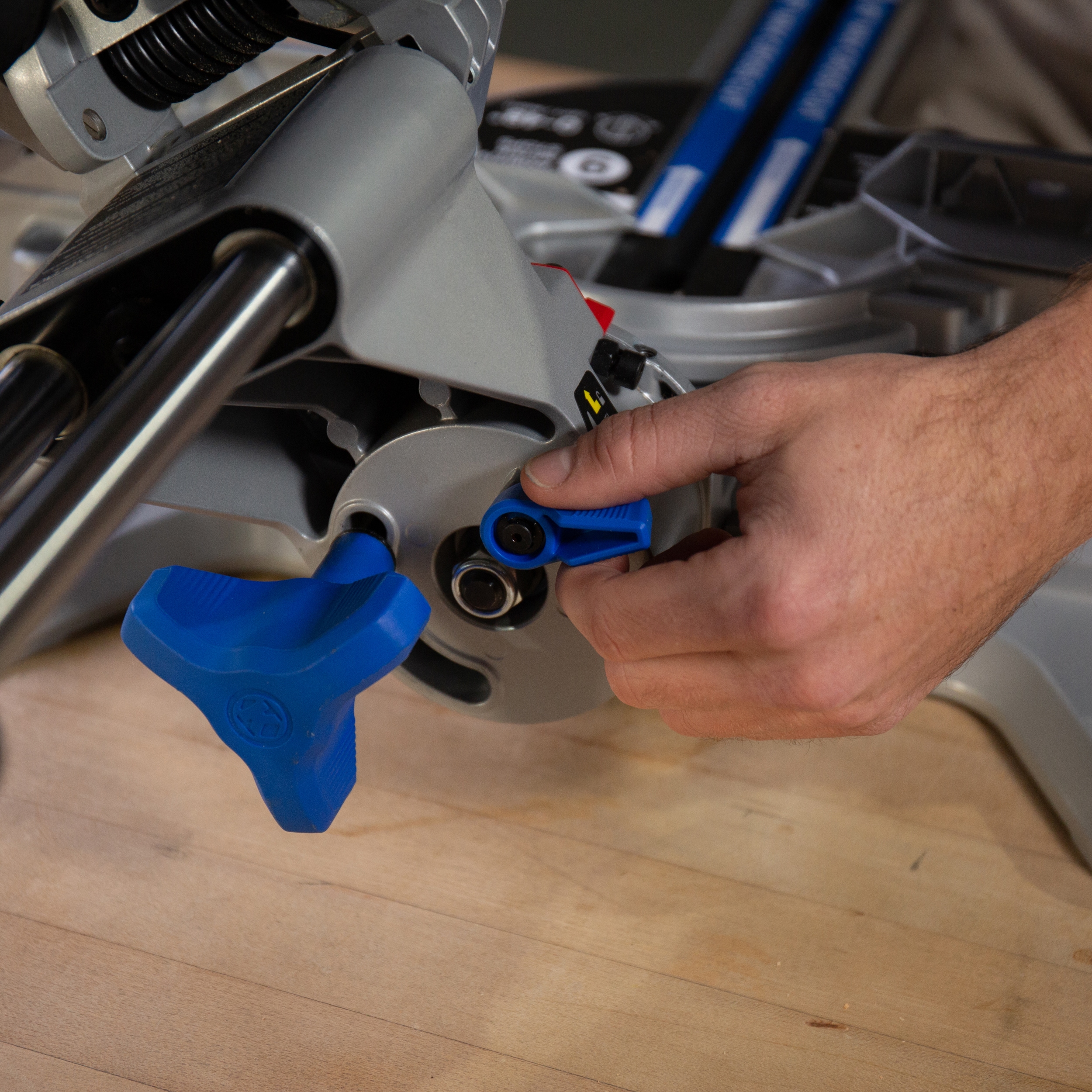 Kobalt 7 1 4 in 24 volt Dual Bevel Sliding Compound Cordless Miter Saw Battery and Charger Not Included KMS 0724B 03 at Lowes