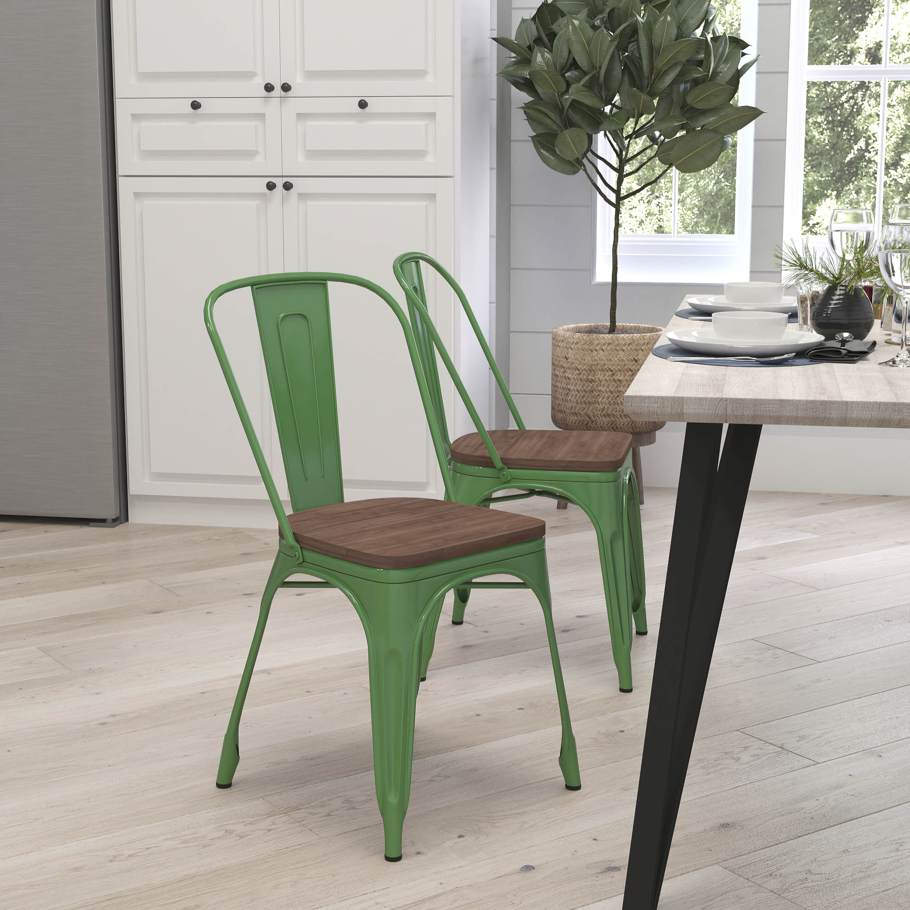 Merrick Lane - Amsterdam Green Metal Dining Chair With Curved Vertical Slatted Back And Textured ...
