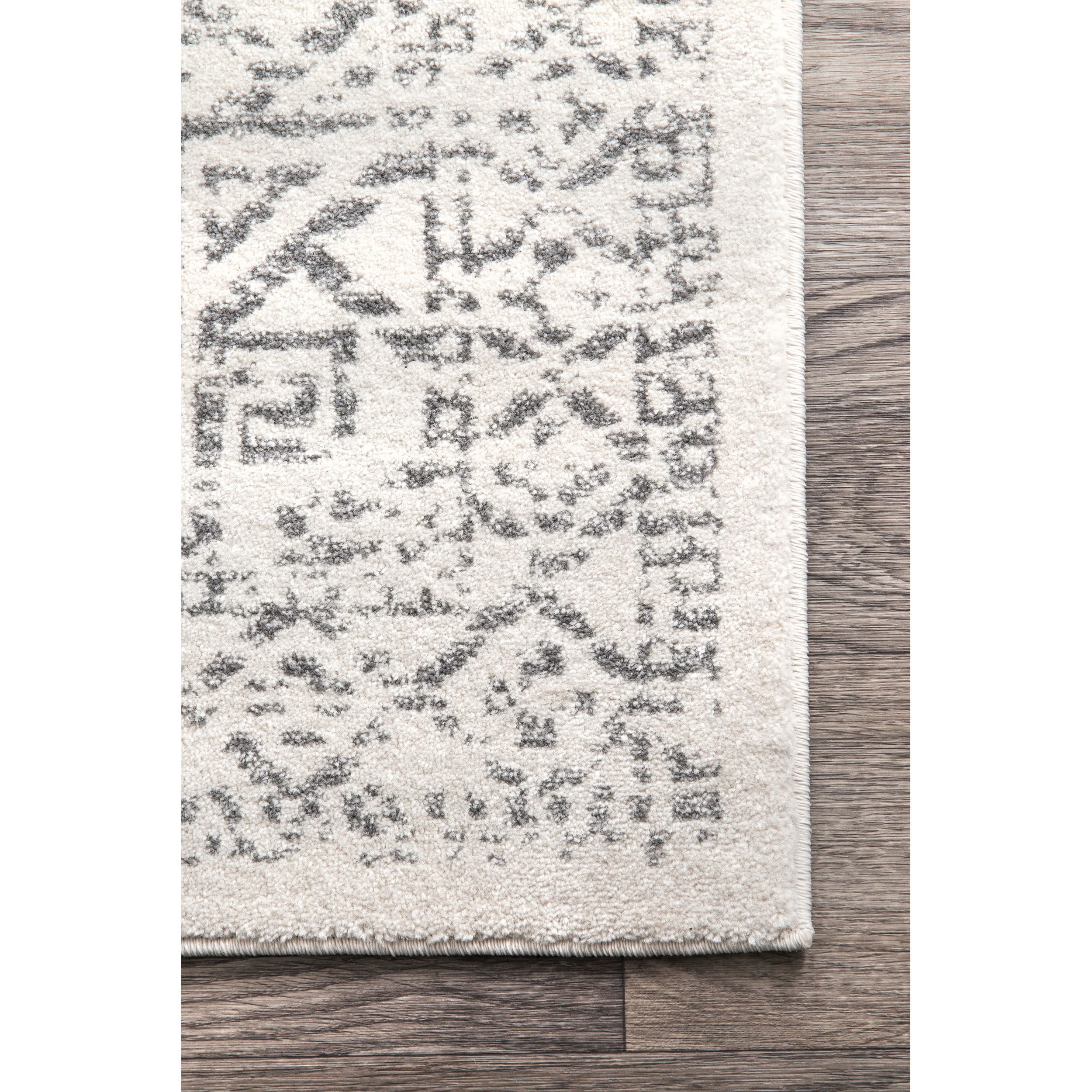 Gray 5' x 7' Reversible Synthetic Area Rug
