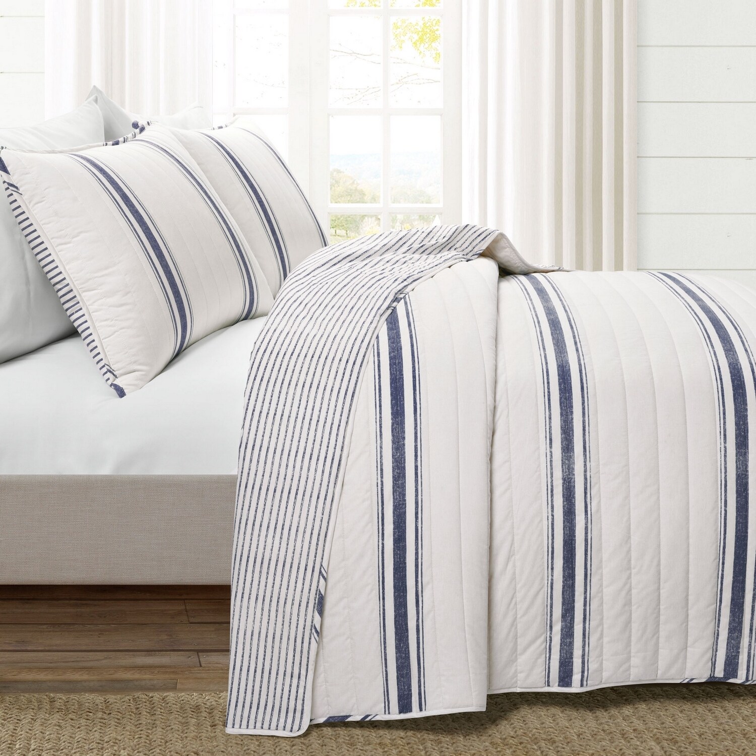 Navy and White Cotton King Reversible Quilt Set